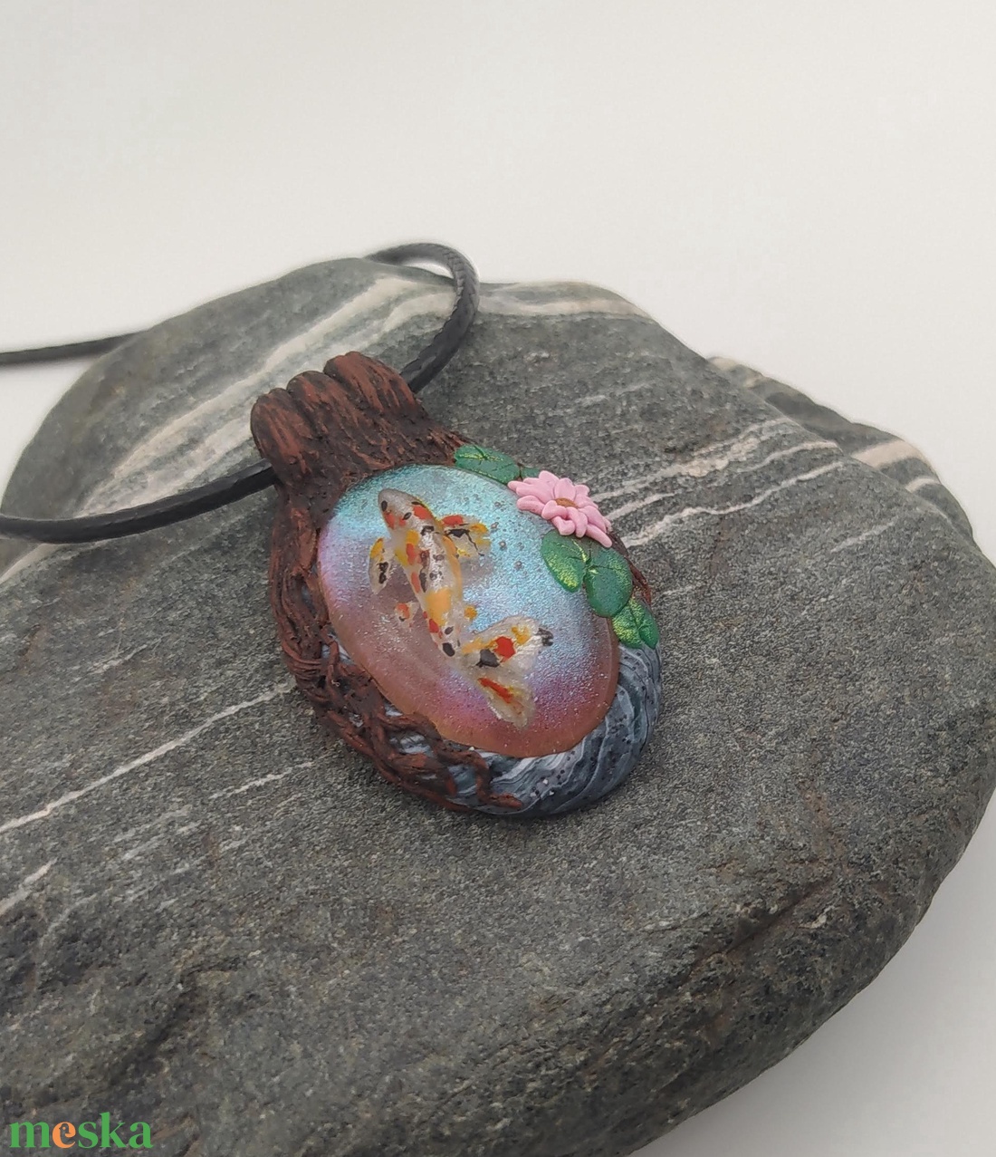 Koi medál, Koi tavacska, Vízcsepp medál, Miniatűr aranyhal, Egyedi figurás ékszer - ékszer - nyaklánc - medálos nyaklánc - Meska.hu Koi medál, Koi tavacska, Vízcsepp medál, Miniatűr aranyhal, Egyedi figurás ékszer - ékszer - nyaklánc - medálos nyaklánc - Meska.hu