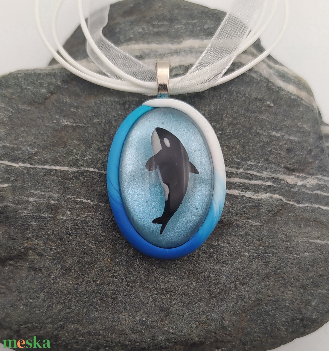 Orca medál, Orca tavacska, Vízcsepp medál, Miniatűr gyilkos bálna, Egyedi figurás ékszer - ékszer - nyaklánc - medálos nyaklánc - Meska.hu