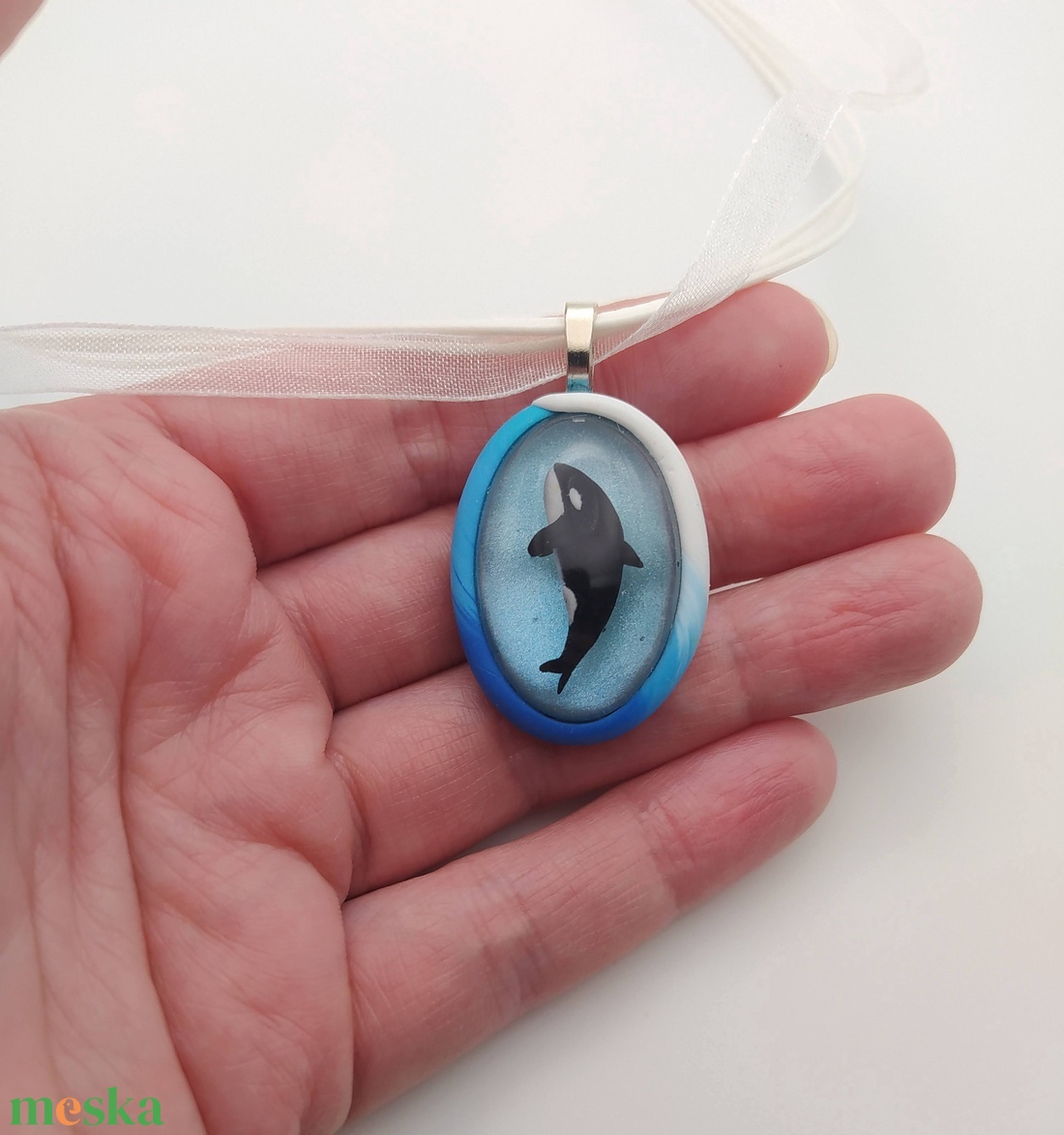 Orca medál, Orca tavacska, Vízcsepp medál, Miniatűr gyilkos bálna, Egyedi figurás ékszer - ékszer - nyaklánc - medálos nyaklánc - Meska.hu