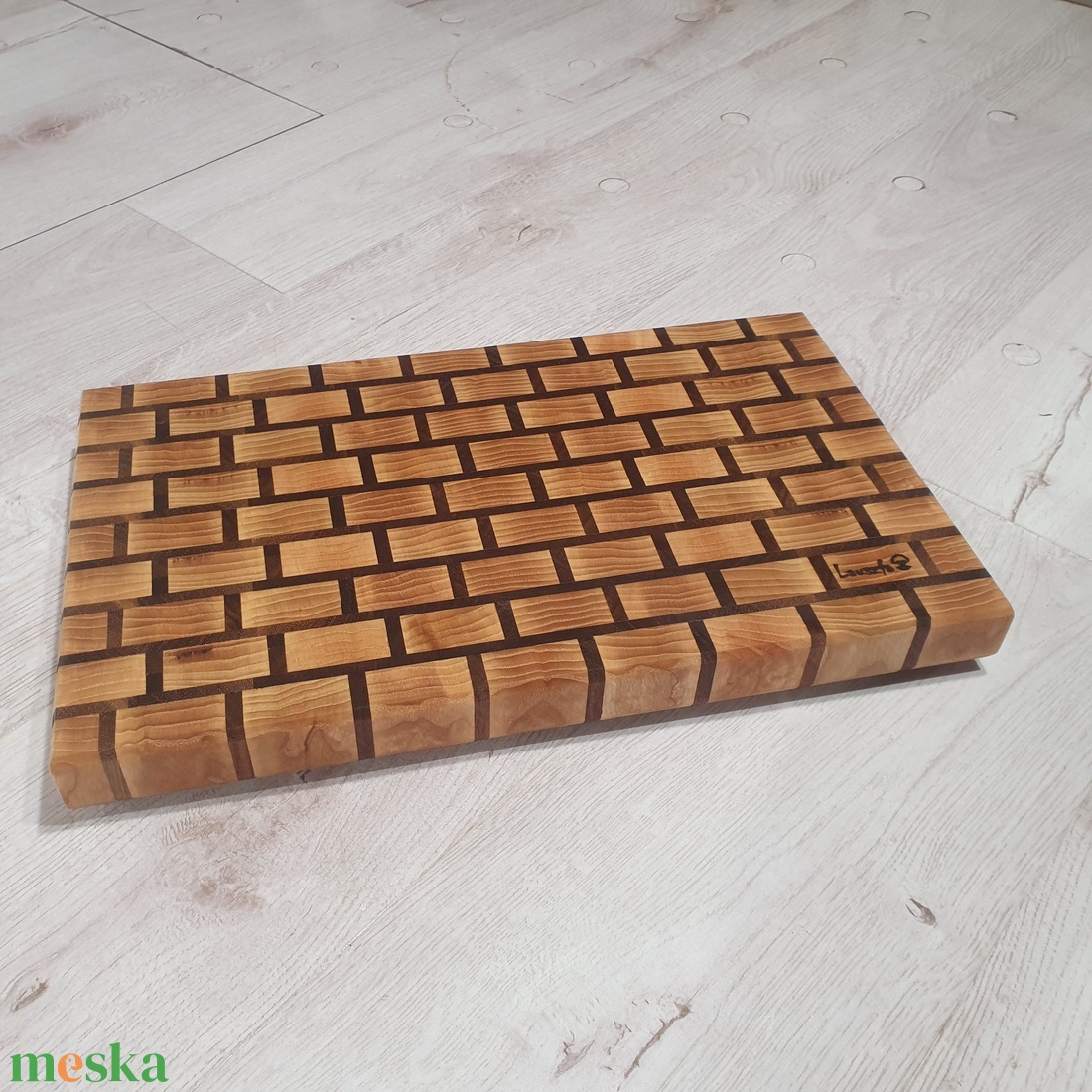 Téglamintás bütüs vágódeszka - otthon & életmód - konyhafelszerelés, tálalás - sütés, főzés - vágódeszka - Meska.hu