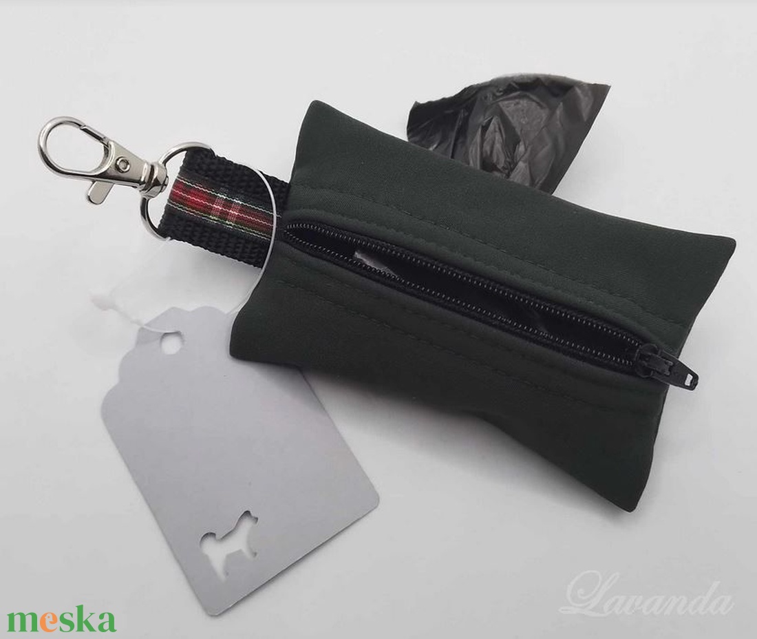 Kutyakakizacsi tartó-sötét zöld, skót kockás szalaggal - otthon & életmód - kisállatoknak - kutyáknak - kutyapiszok zacskó tartó - Meska.hu