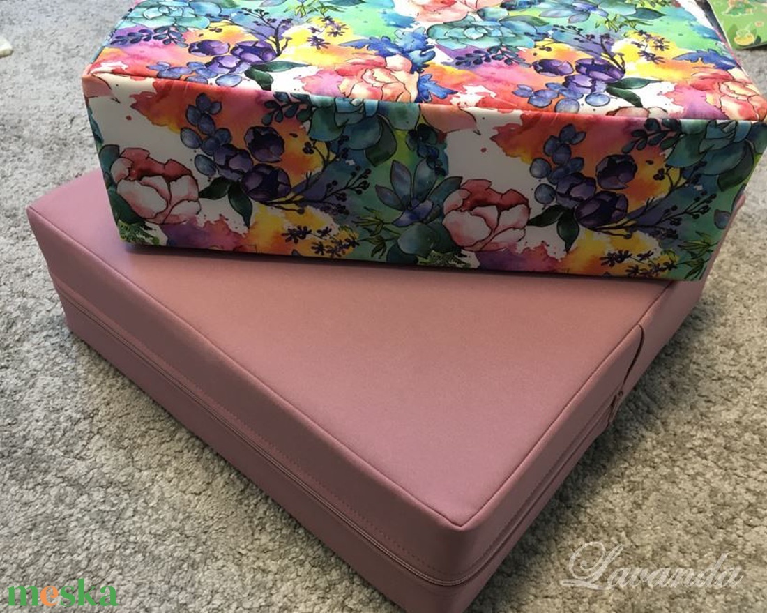 Padlópárna, ülésmagasító párna, vízlepergető huzattal  - otthon & életmód - lakástextil - székpárna, huzat - Meska.hu