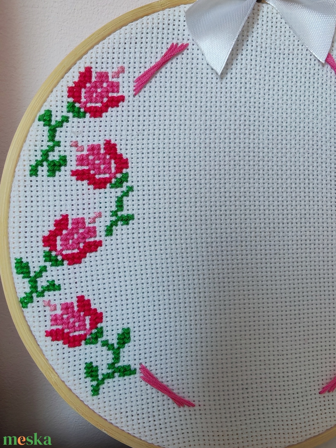 Keresztszemes hímzett fényképtartó keret - otthon & életmód - dekoráció - kép & falikép - képkeret - Meska.hu