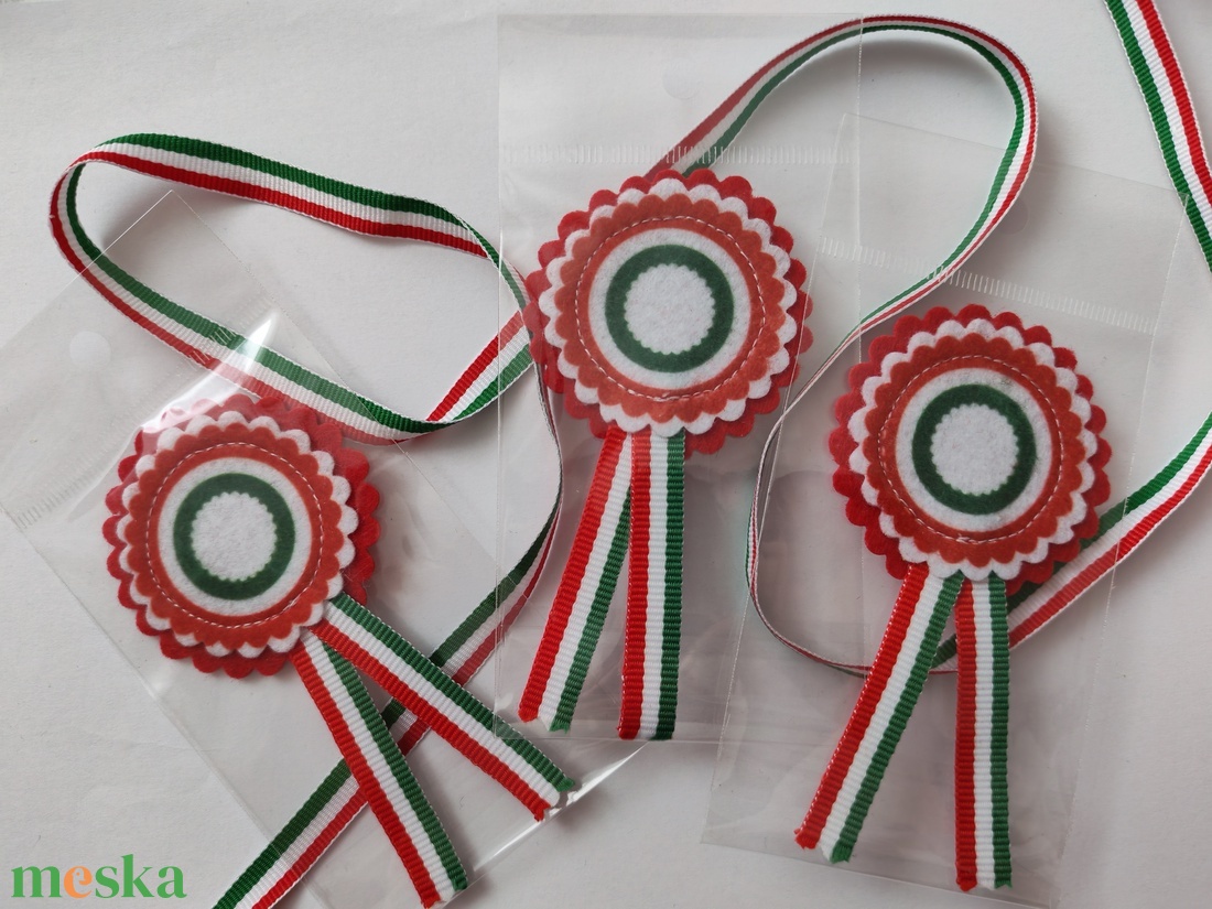 Filc kokárda - ékszer - kitűző és bross - Meska.hu