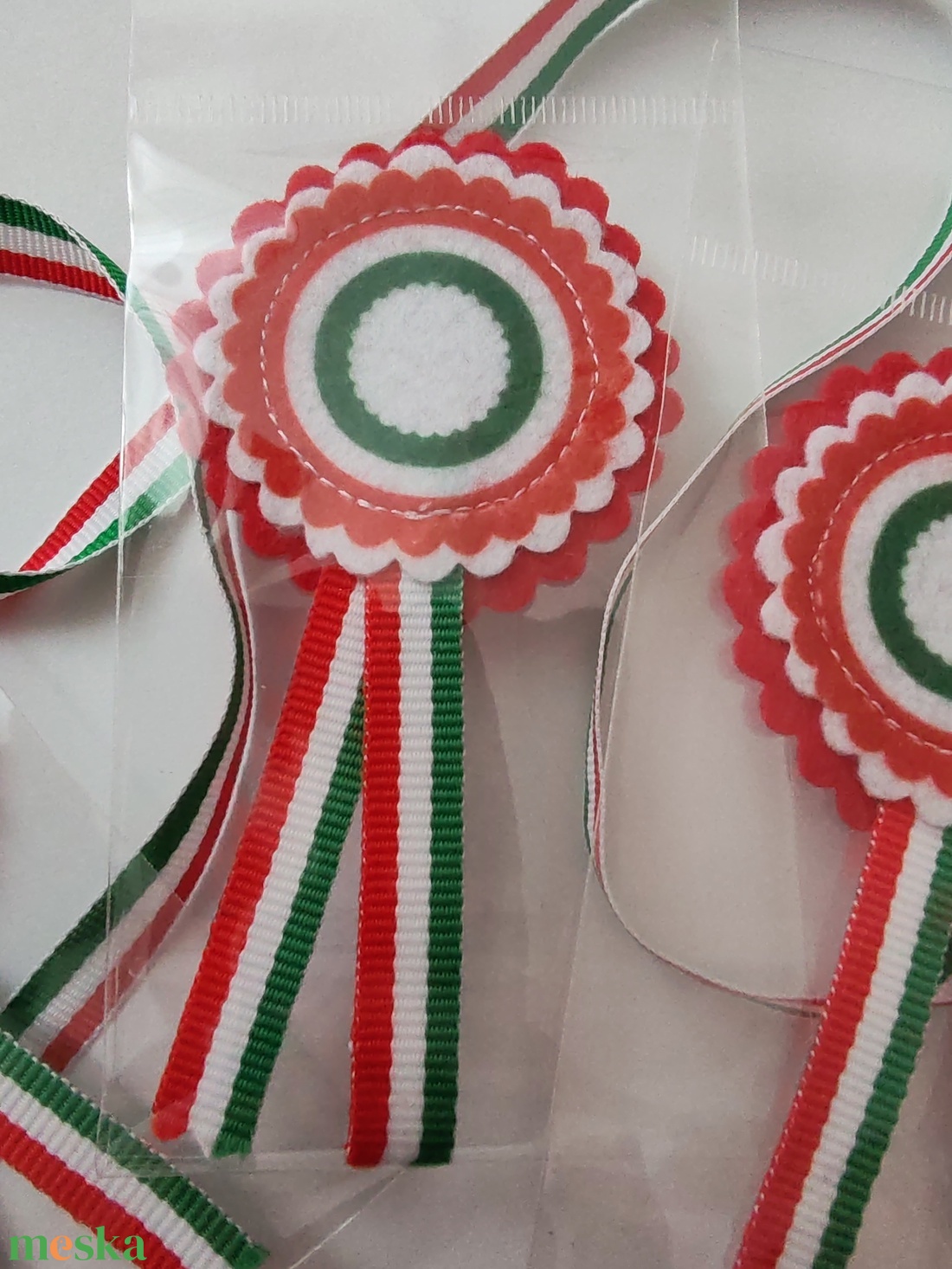 Filc kokárda - ékszer - kitűző és bross - Meska.hu
