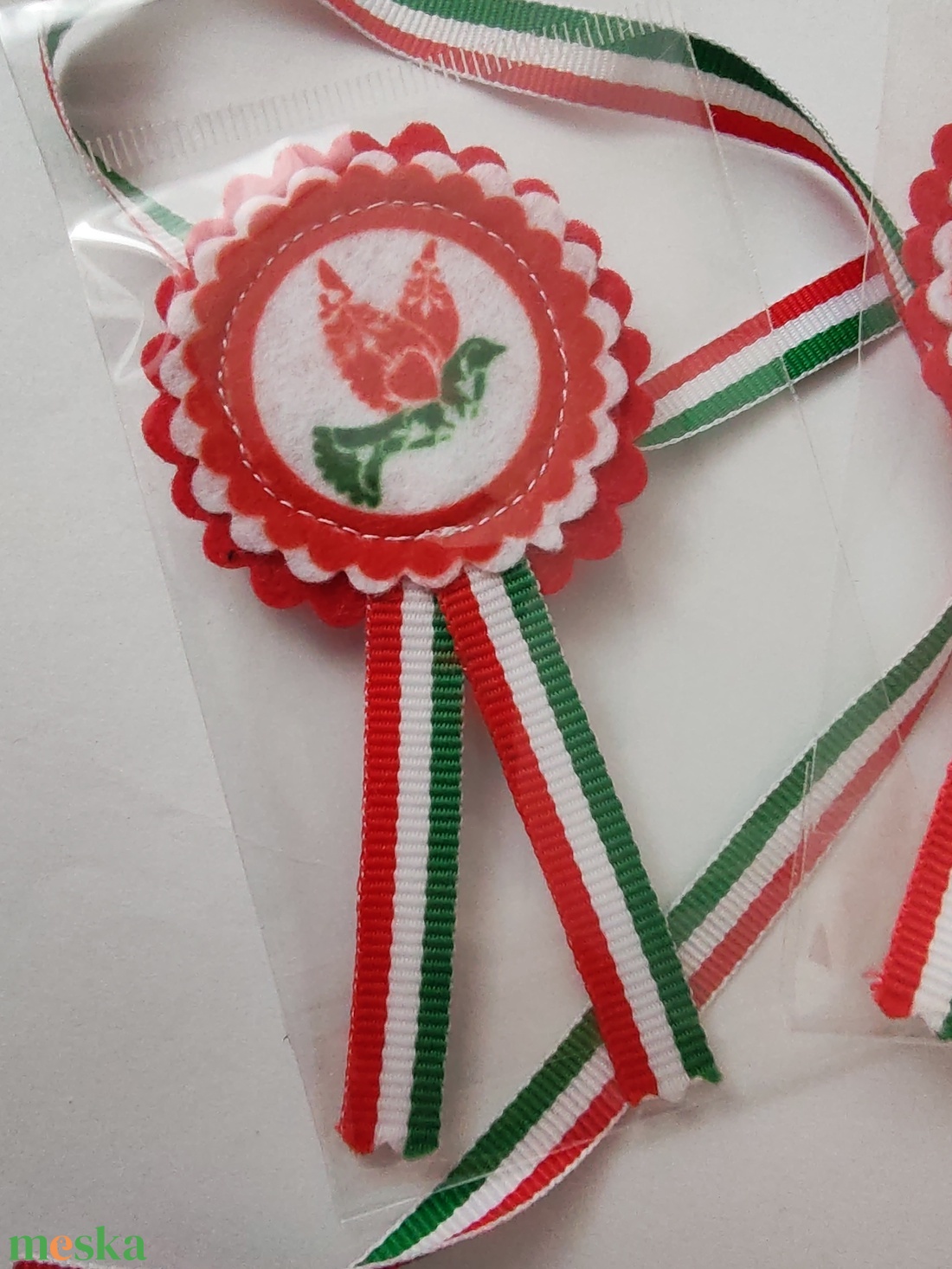 Filc kokárda - madárkás - ékszer - kitűző és bross - Meska.hu