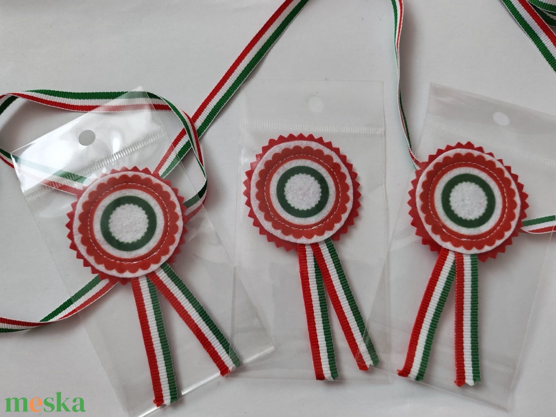 Filc kokárda - ékszer - kitűző és bross - Meska.hu