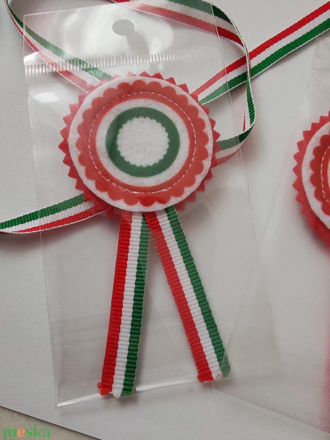 Filc kokárda - ékszer - kitűző és bross - Meska.hu