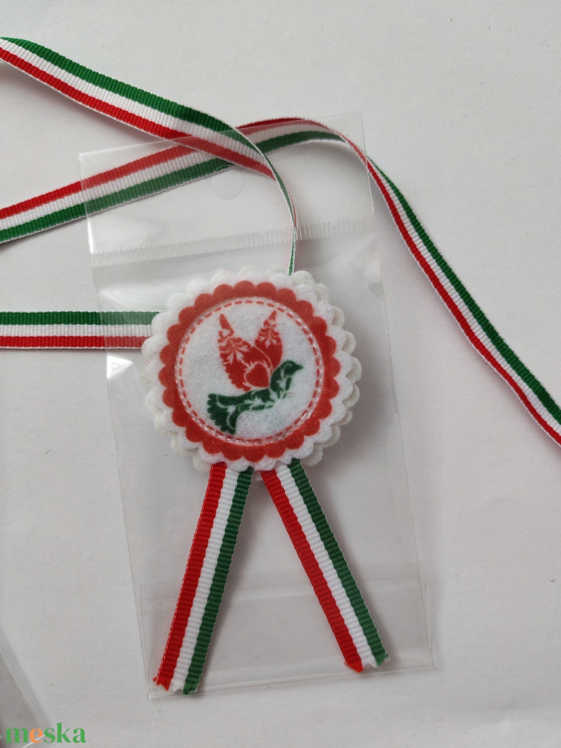 Filc kokárda - madárkás - ékszer - kitűző és bross - Meska.hu