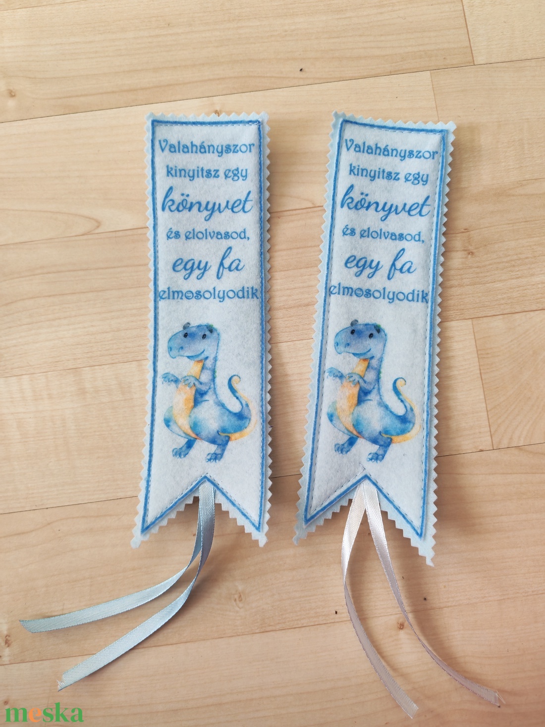 Filc könyvjelző - könyv & zene - könyvjelző - Meska.hu