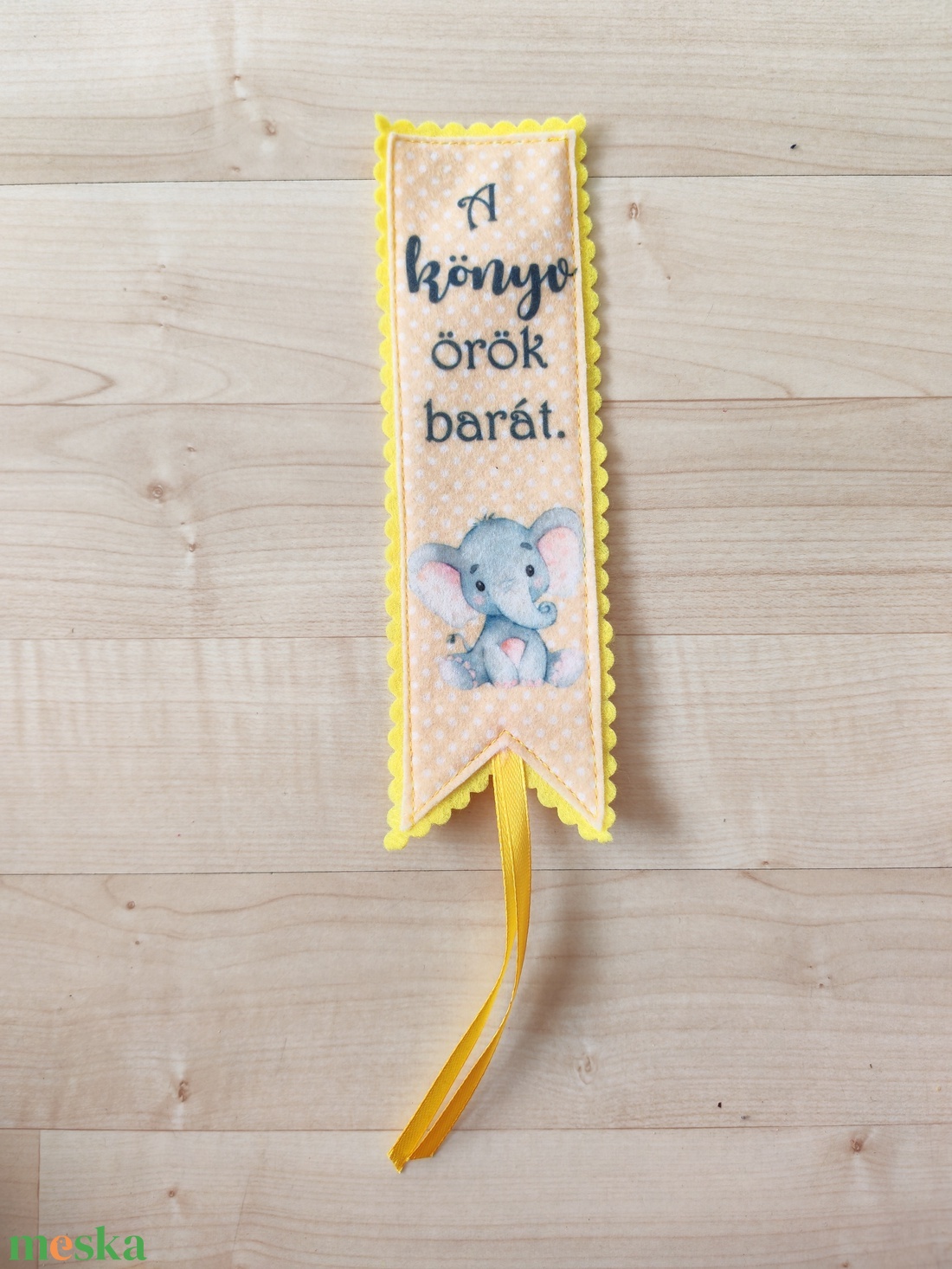 Filc könyvjelző - könyv & zene - könyvjelző - Meska.hu