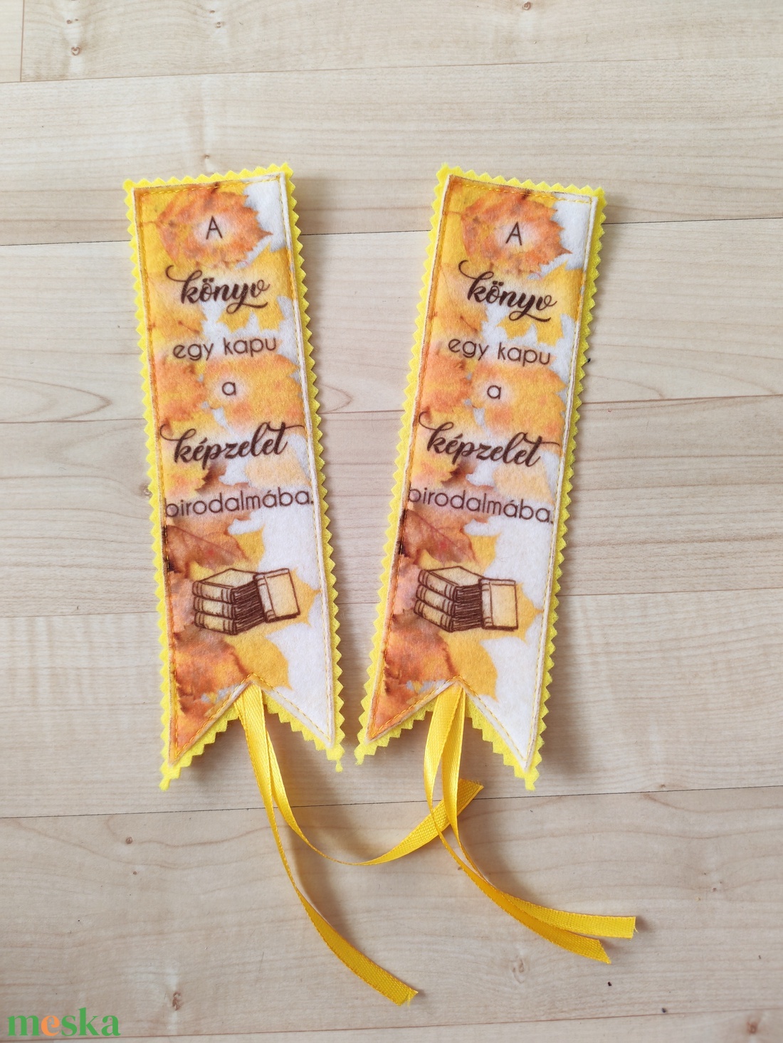 Filc könyvjelző - könyv & zene - könyvjelző - Meska.hu