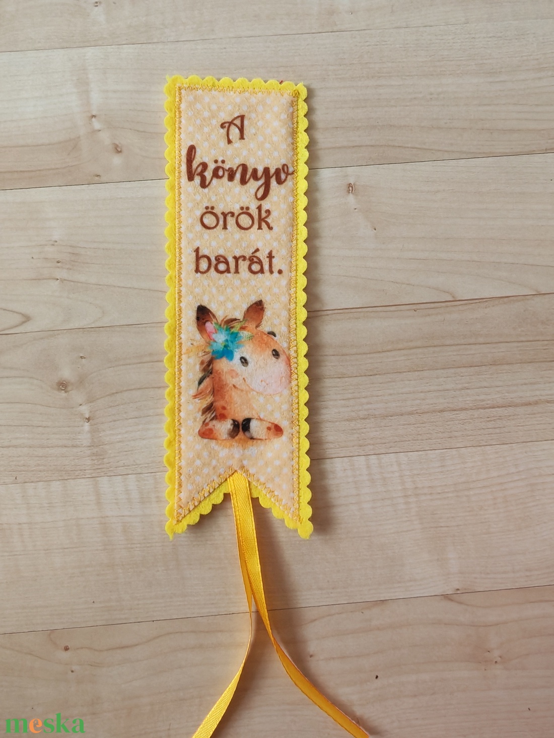 Filc könyvjelző - könyv & zene - könyvjelző - Meska.hu