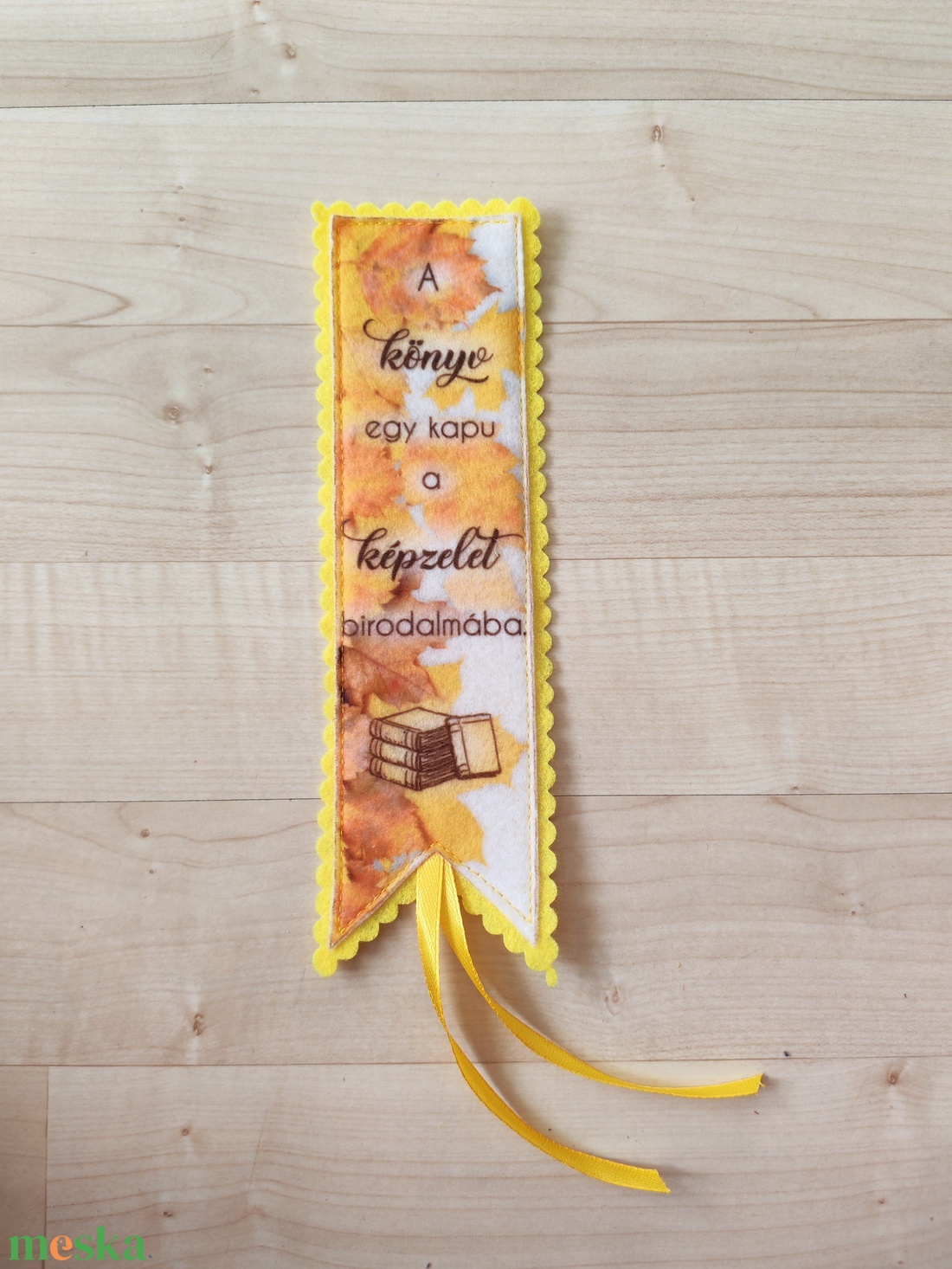 Filc könyvjelző - könyv & zene - könyvjelző - Meska.hu