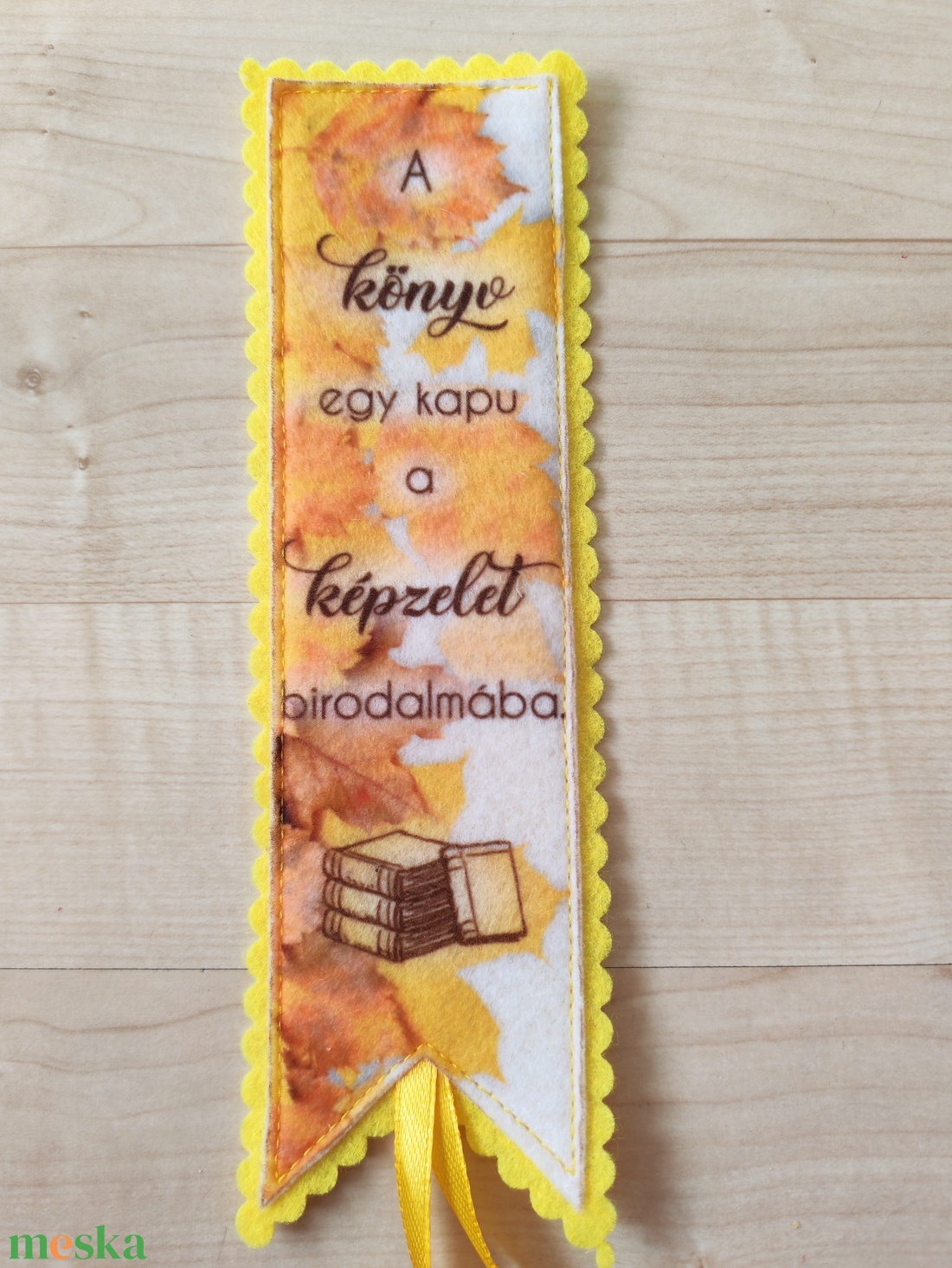 Filc könyvjelző - könyv & zene - könyvjelző - Meska.hu