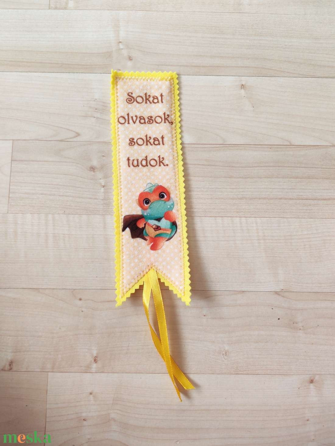 Filc könyvjelző - könyv & zene - könyvjelző - Meska.hu