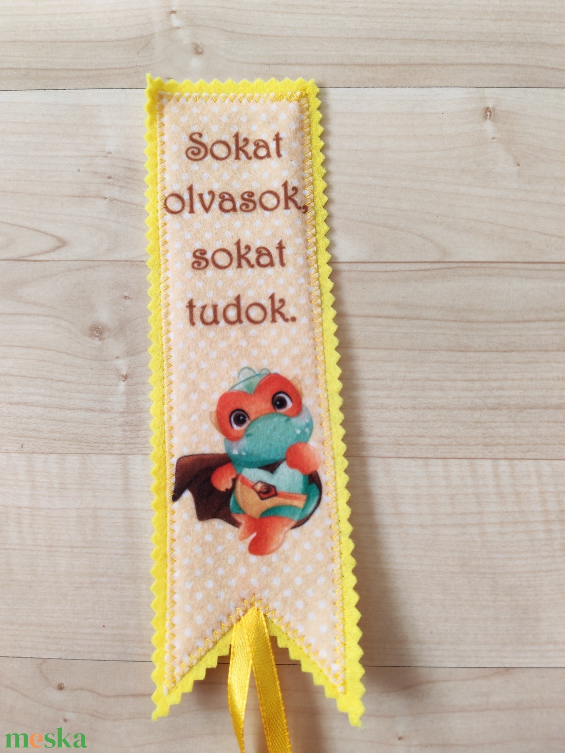 Filc könyvjelző - könyv & zene - könyvjelző - Meska.hu