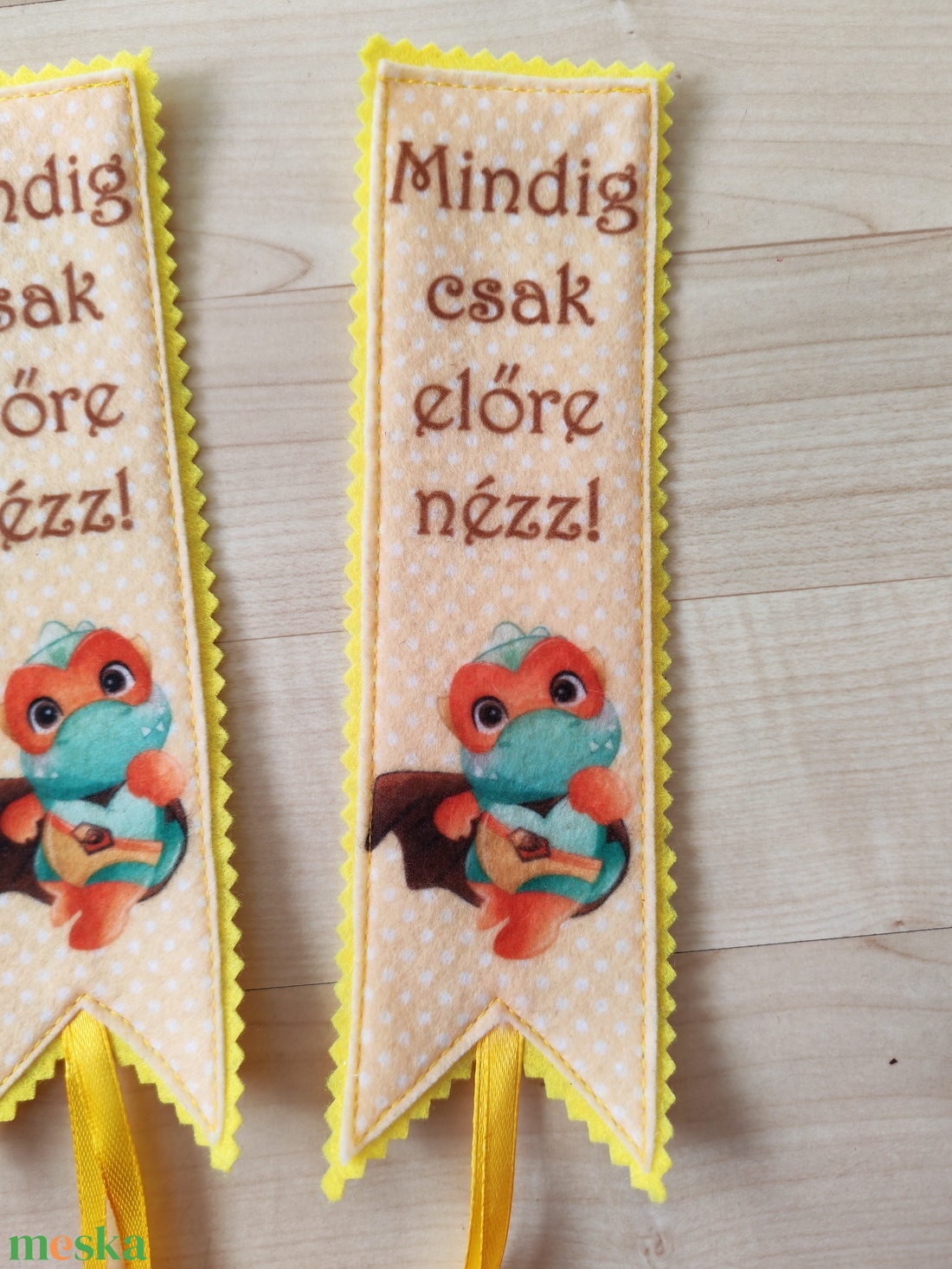 Filc könyvjelző - könyv & zene - könyvjelző - Meska.hu