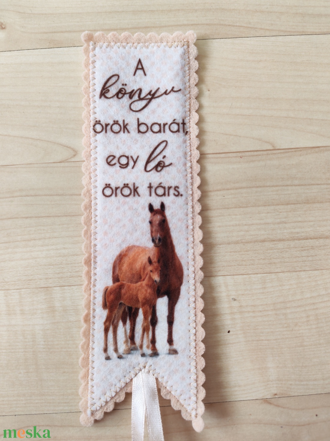 Filc könyvjelző - könyv & zene - könyvjelző - Meska.hu