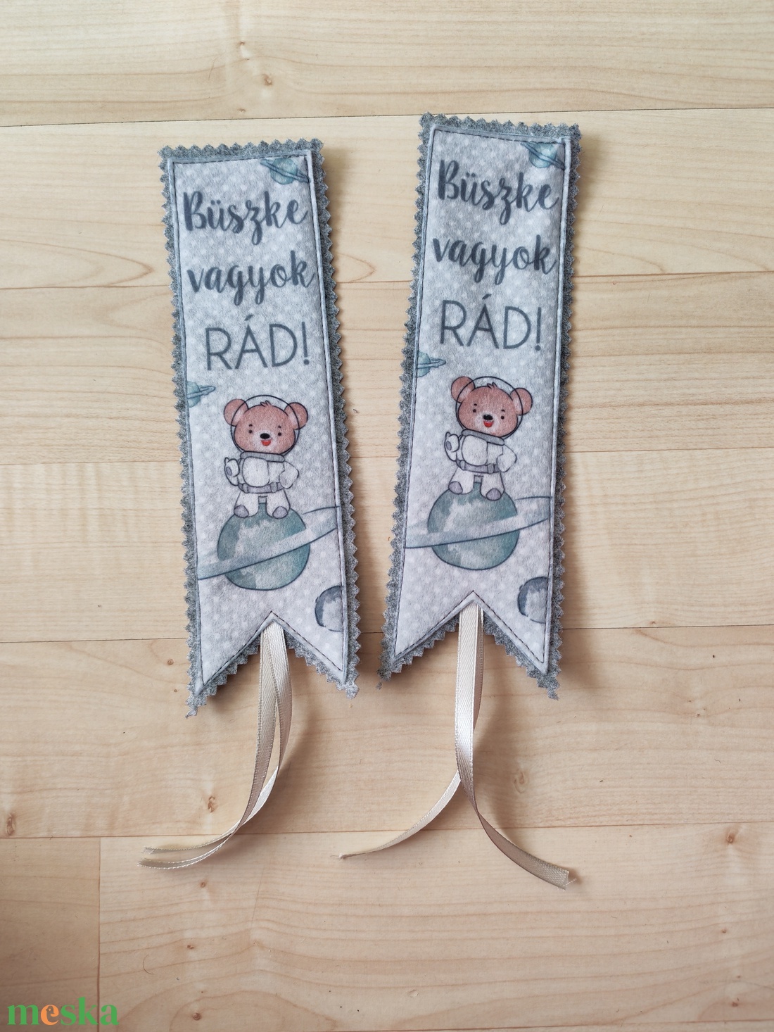 Filc könyvjelző - könyv & zene - könyvjelző - Meska.hu