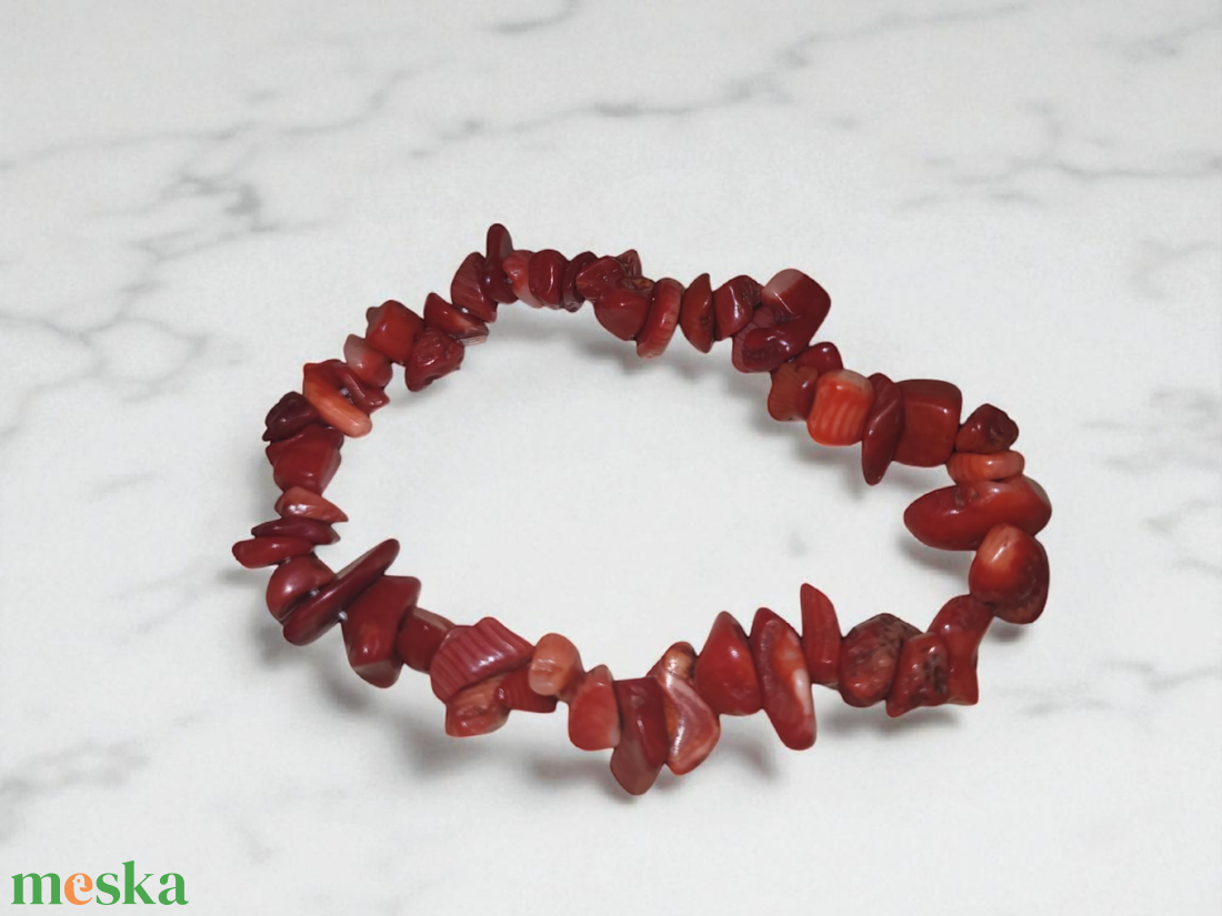 Korall szemcsés ásványkarkötő - ékszer - karkötő - ásványkarkötő - Meska.hu