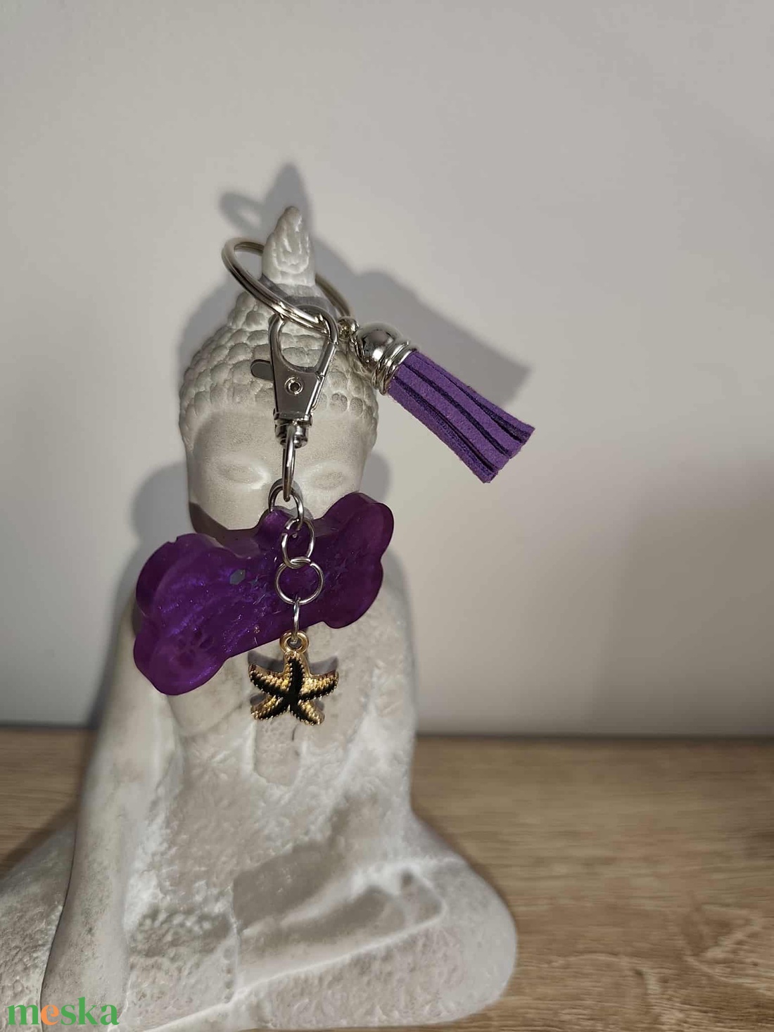 Lila csont alakú kulcstartó - táska & tok - kulcstartó & táskadísz - kulcstartó - Meska.hu