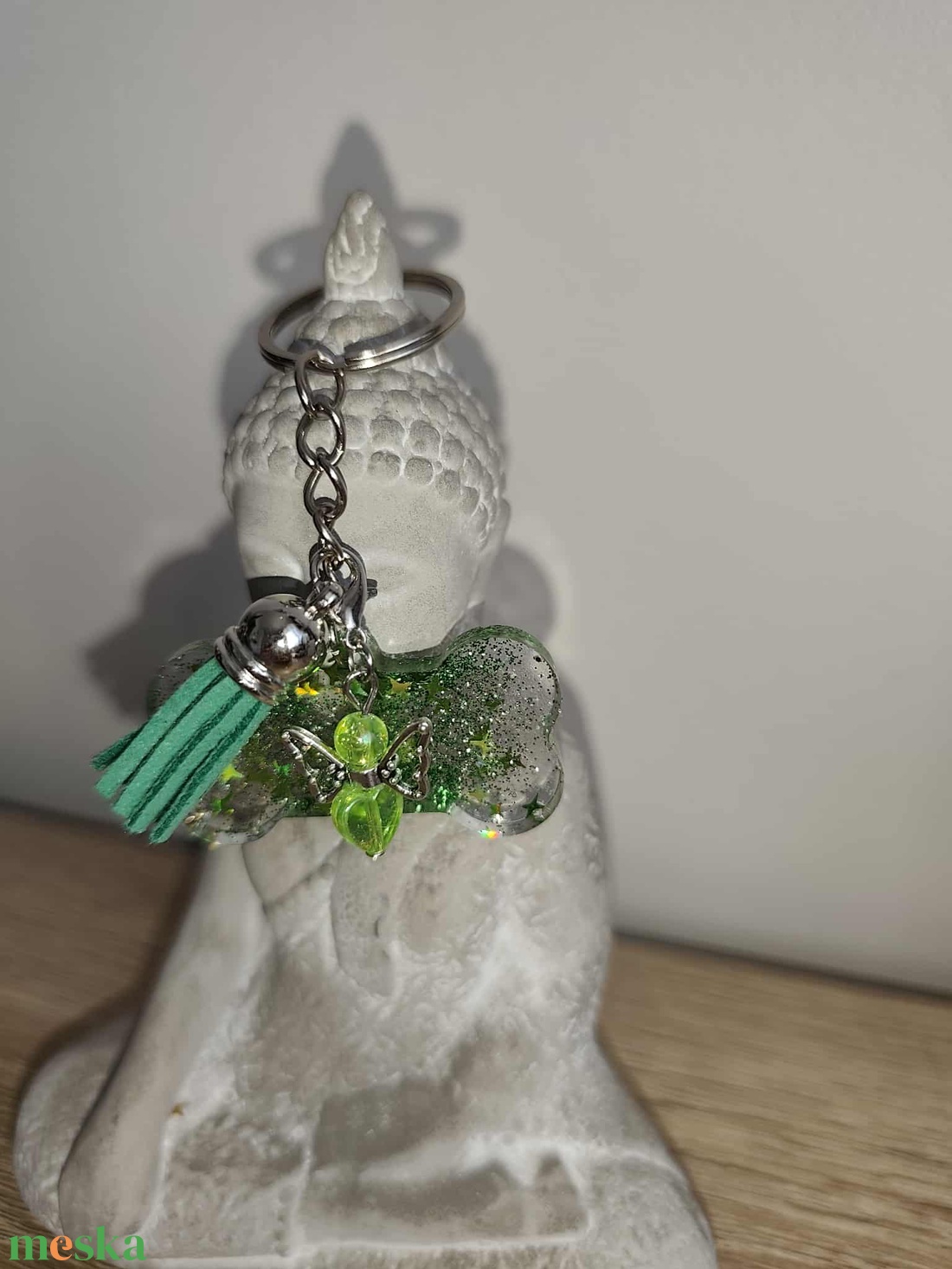 Zöld  álom Kutyacsont kulcstartó - táska & tok - kulcstartó & táskadísz - kulcstartó - Meska.hu