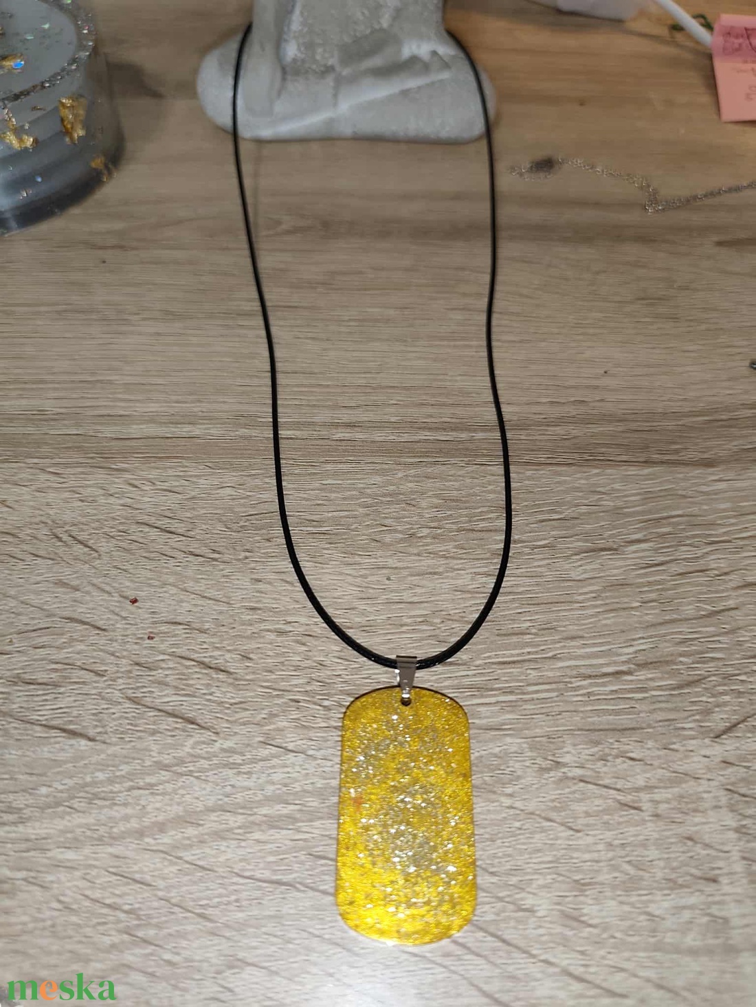 Hosszú arany medálos nyaklánc - ékszer - nyaklánc - medálos nyaklánc - Meska.hu