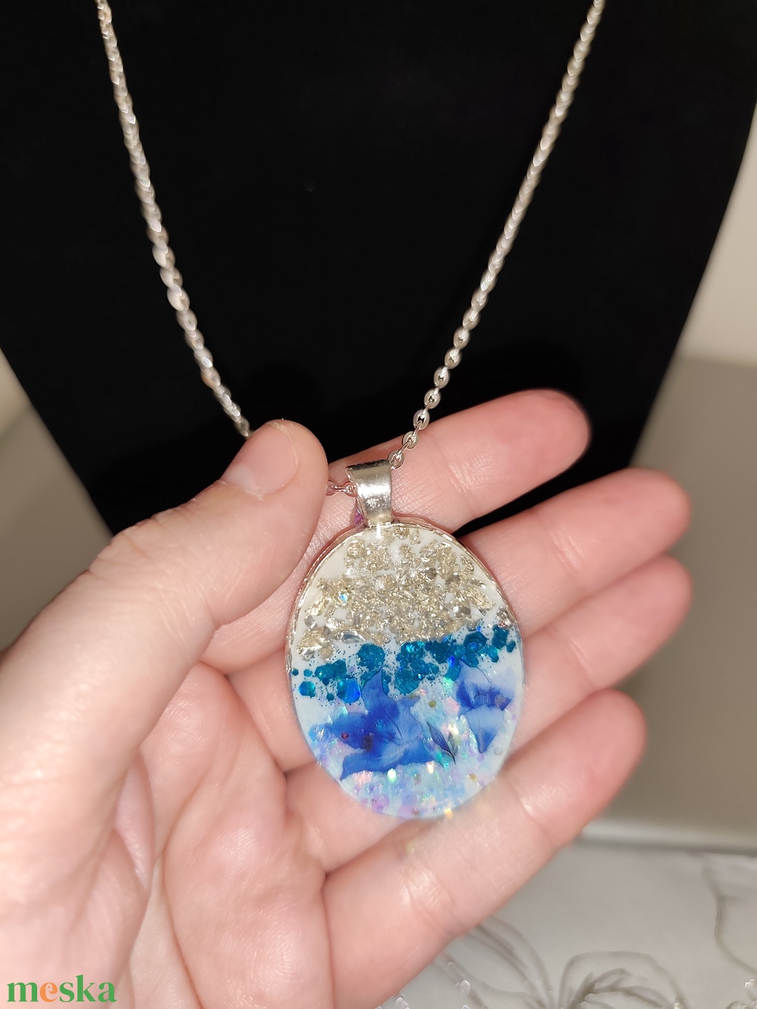 Kék virágos nyaklánc  - ékszer - nyaklánc - medálos nyaklánc - Meska.hu