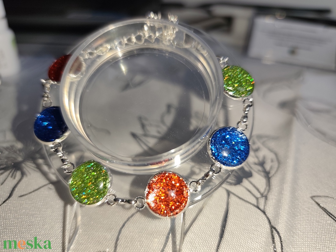 Színes karkötő  - ékszer - karkötő - lánc karkötő - Meska.hu