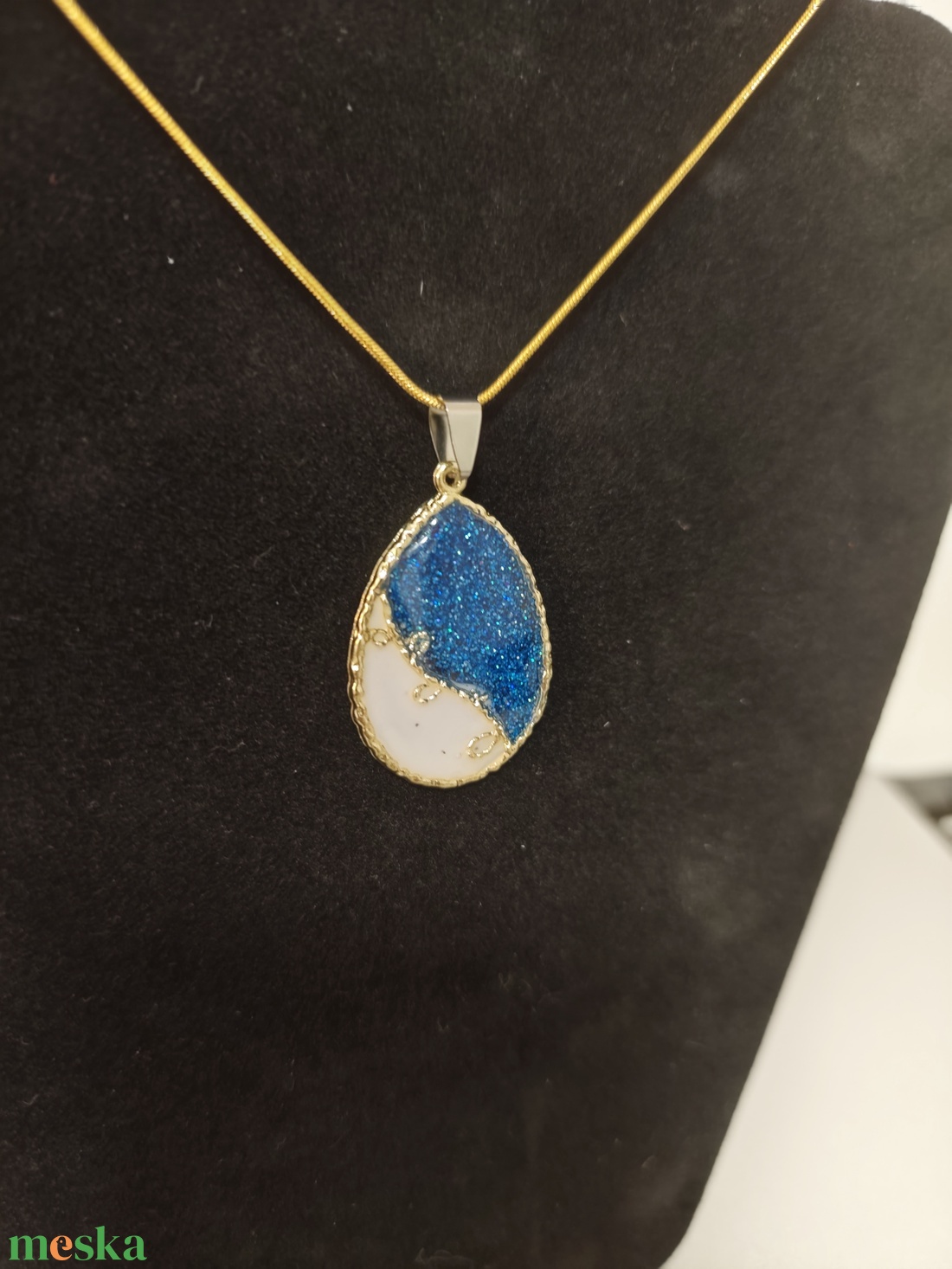 Toj�s alakú kék nyakl�nc  - ékszer - nyaklánc - medálos nyaklánc - Meska.hu