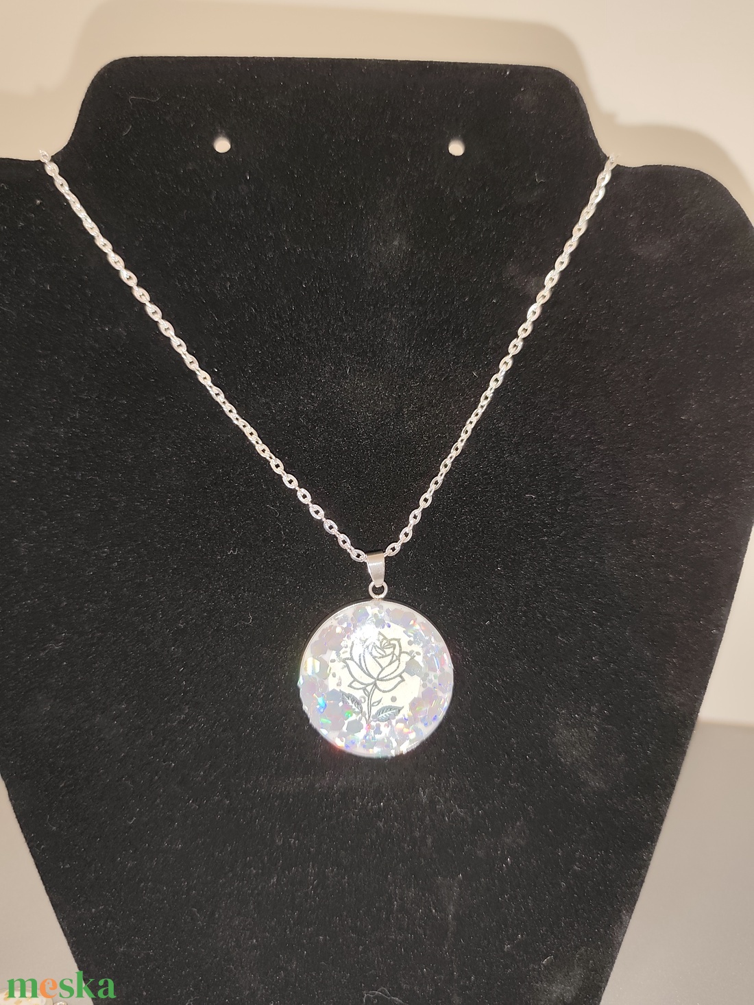 Rózsa med�los nyakl�nc  - ékszer - nyaklánc - medálos nyaklánc - Meska.hu