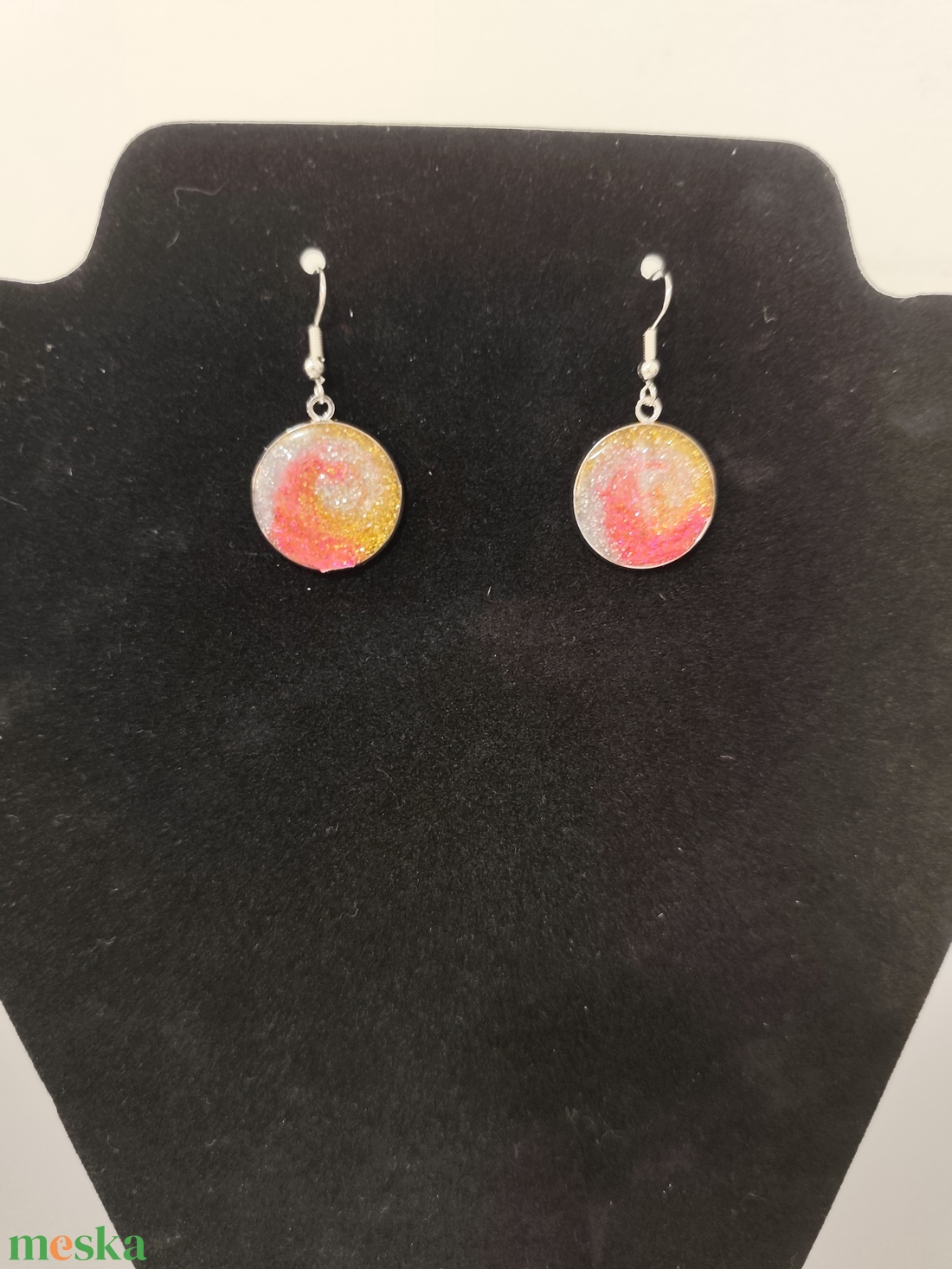 Több színű fülbevaló  - ékszer - fülbevaló - lógó fülbevaló - Meska.hu