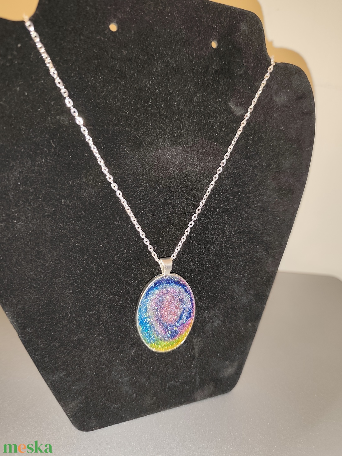 Szivárvány med�los nyaklánc  - ékszer - nyaklánc - medálos nyaklánc - Meska.hu