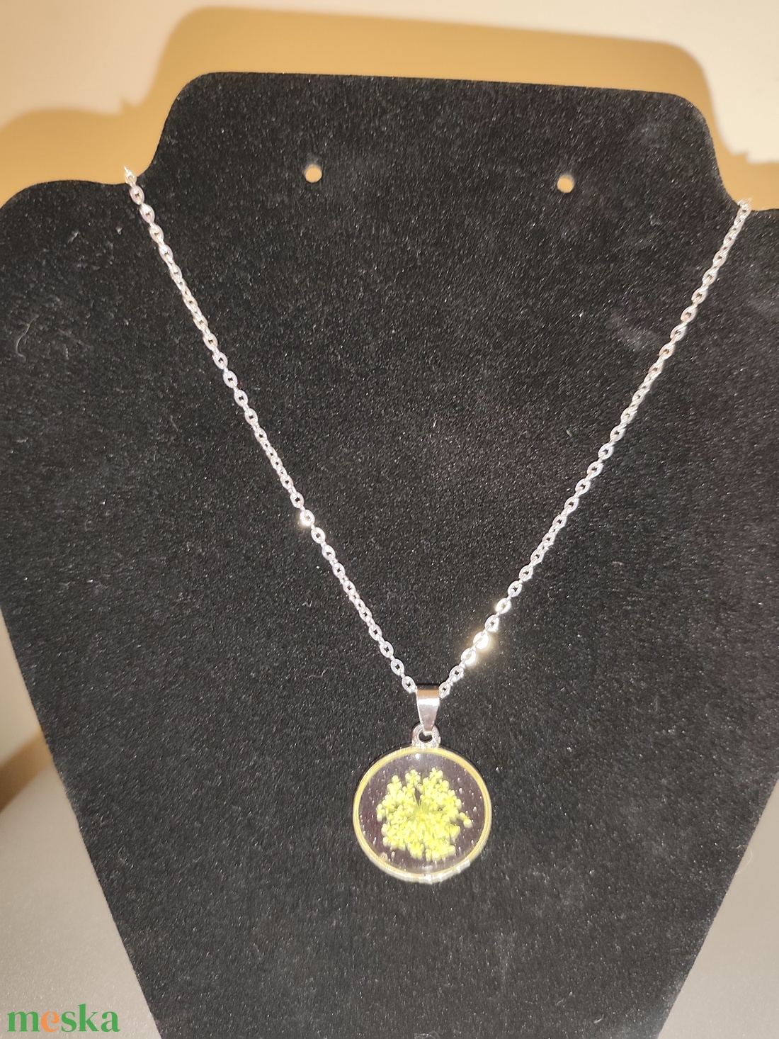 Sárga szárított virágos nyakl�nc  - ékszer - nyaklánc - medálos nyaklánc - Meska.hu