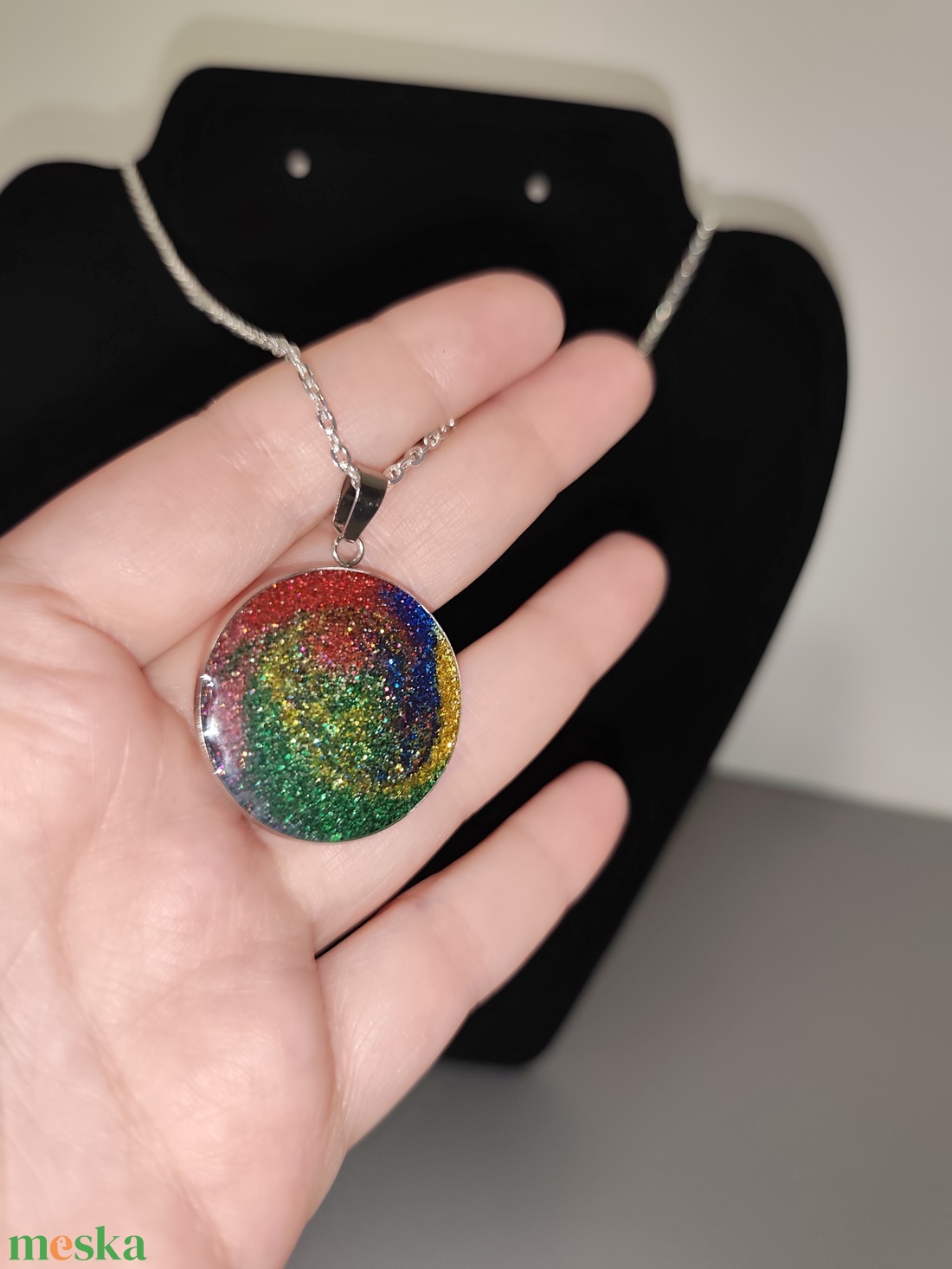 Szivárvány színű nyaklánc  - ékszer - nyaklánc - medálos nyaklánc - Meska.hu