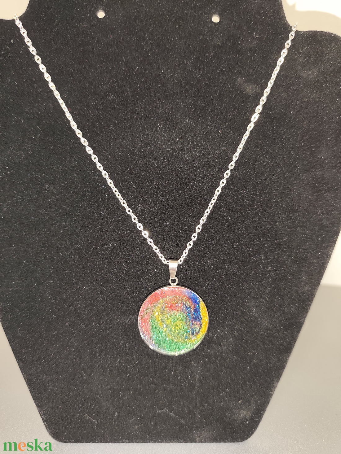Szivárvány színű nyaklánc  - ékszer - nyaklánc - medálos nyaklánc - Meska.hu