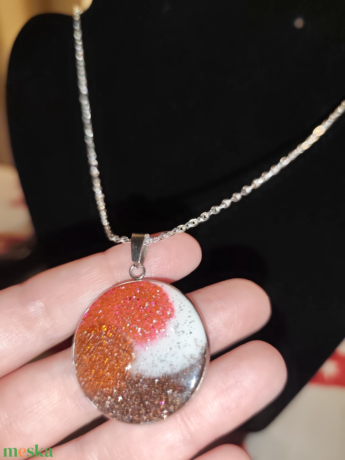 Többszínű csillogó nyaklánc  - ékszer - nyaklánc - medálos nyaklánc - Meska.hu