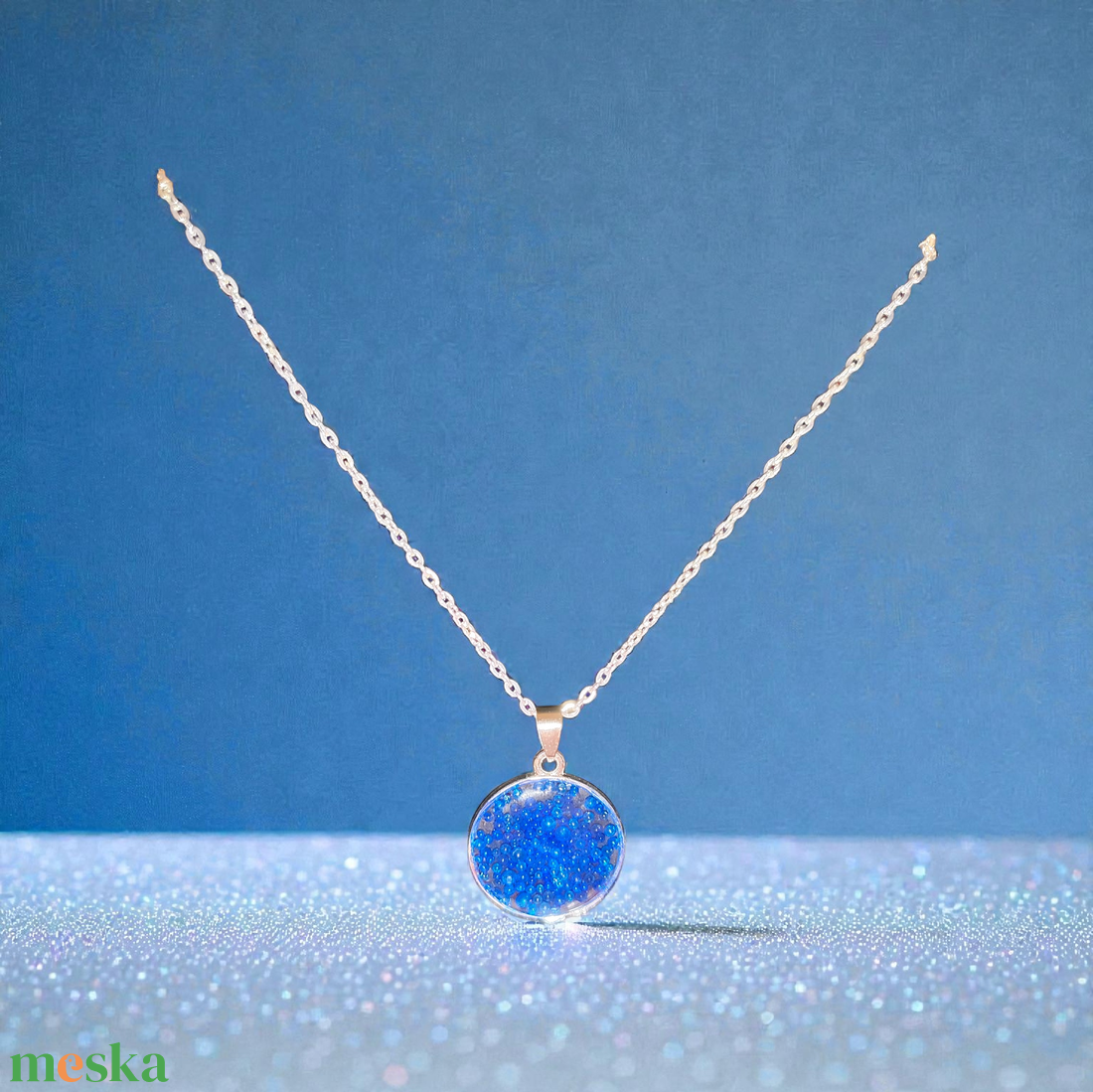 Kék gyöngyös nyaklánc - ékszer - nyaklánc - medálos nyaklánc - Meska.hu