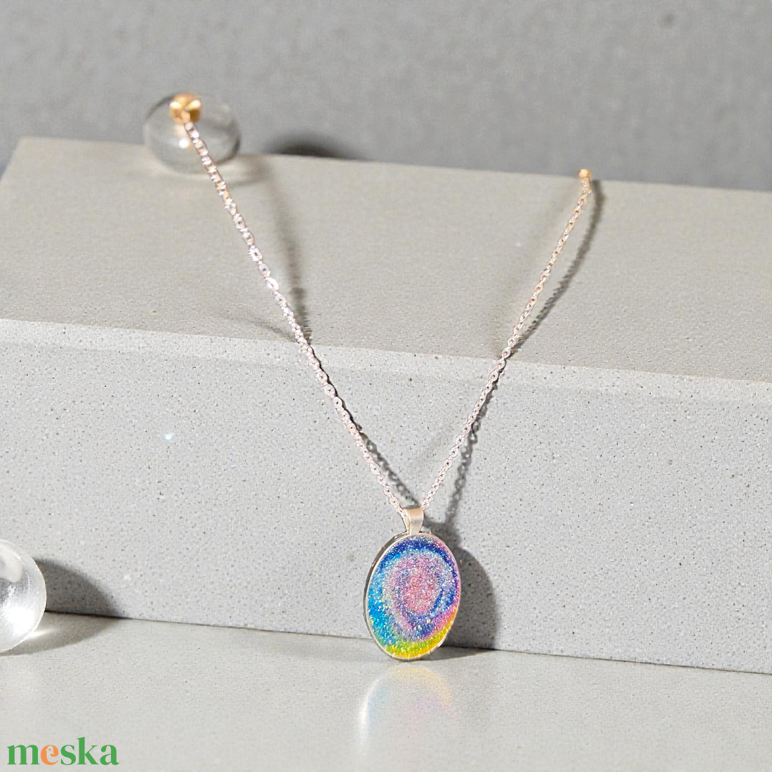 Szivárvány med�los nyaklánc  - ékszer - nyaklánc - medálos nyaklánc - Meska.hu