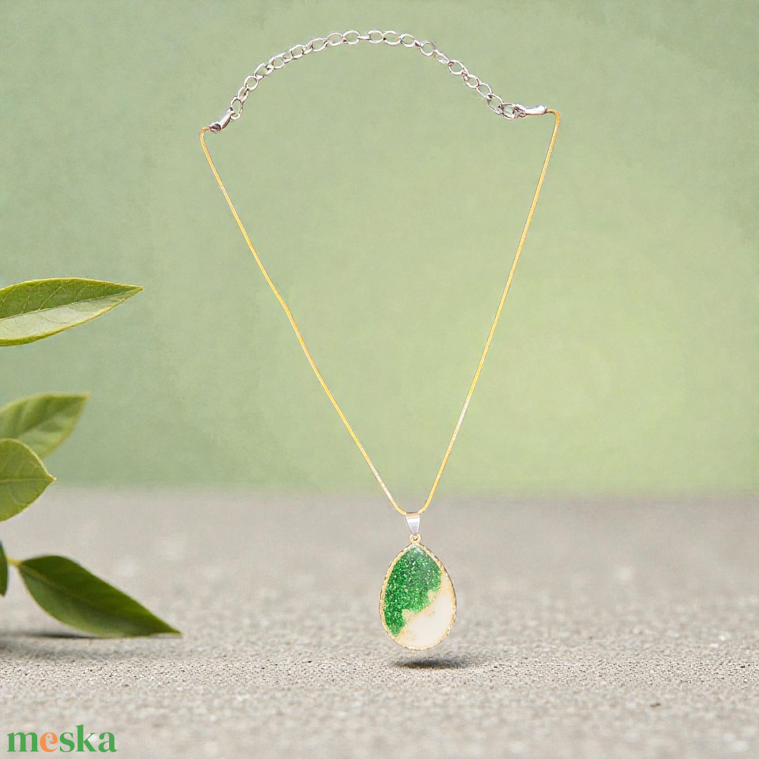 Tojás alakú nyaklánc  - ékszer - nyaklánc - medálos nyaklánc - Meska.hu