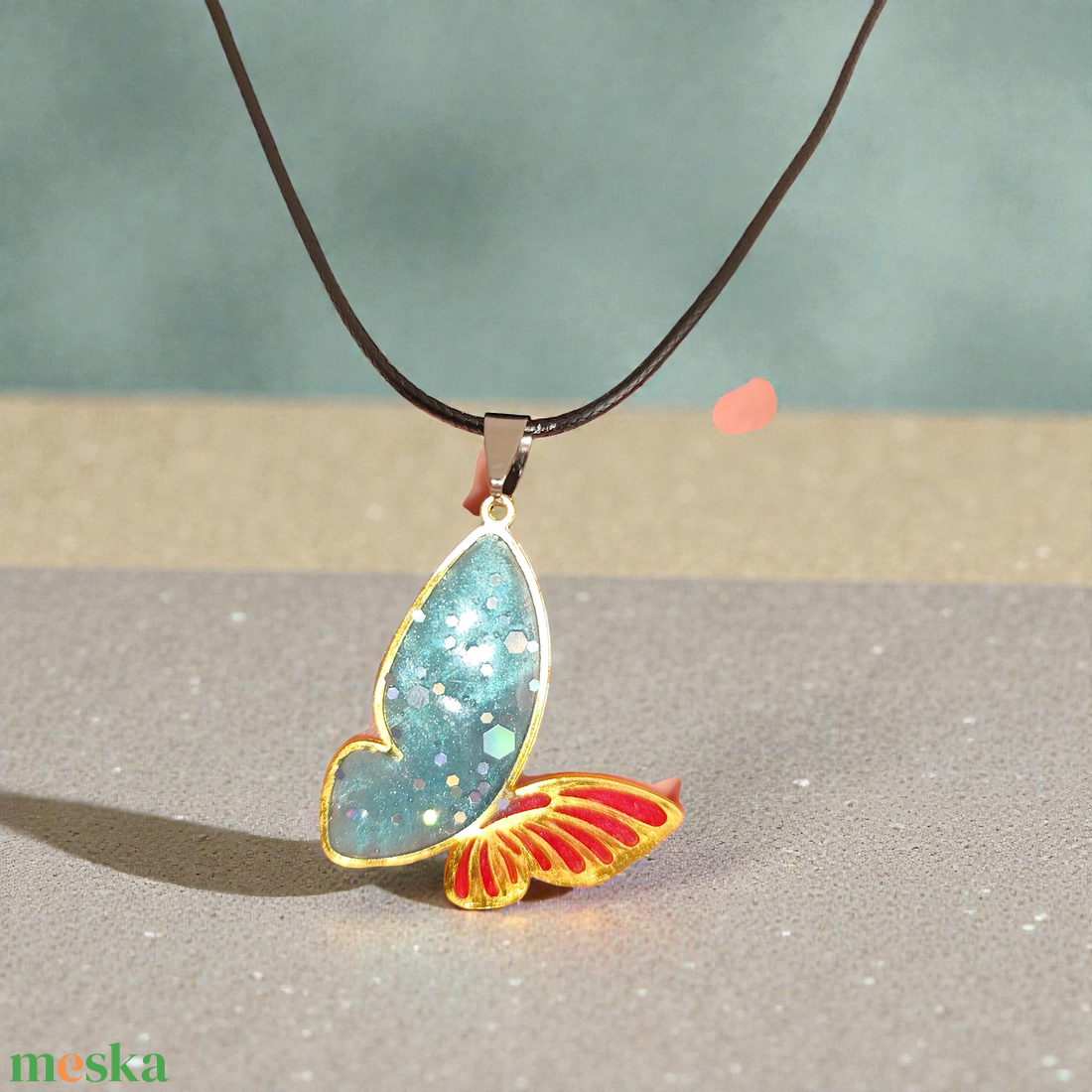 Pillangós nyaklánc  - ékszer - nyaklánc - medálos nyaklánc - Meska.hu