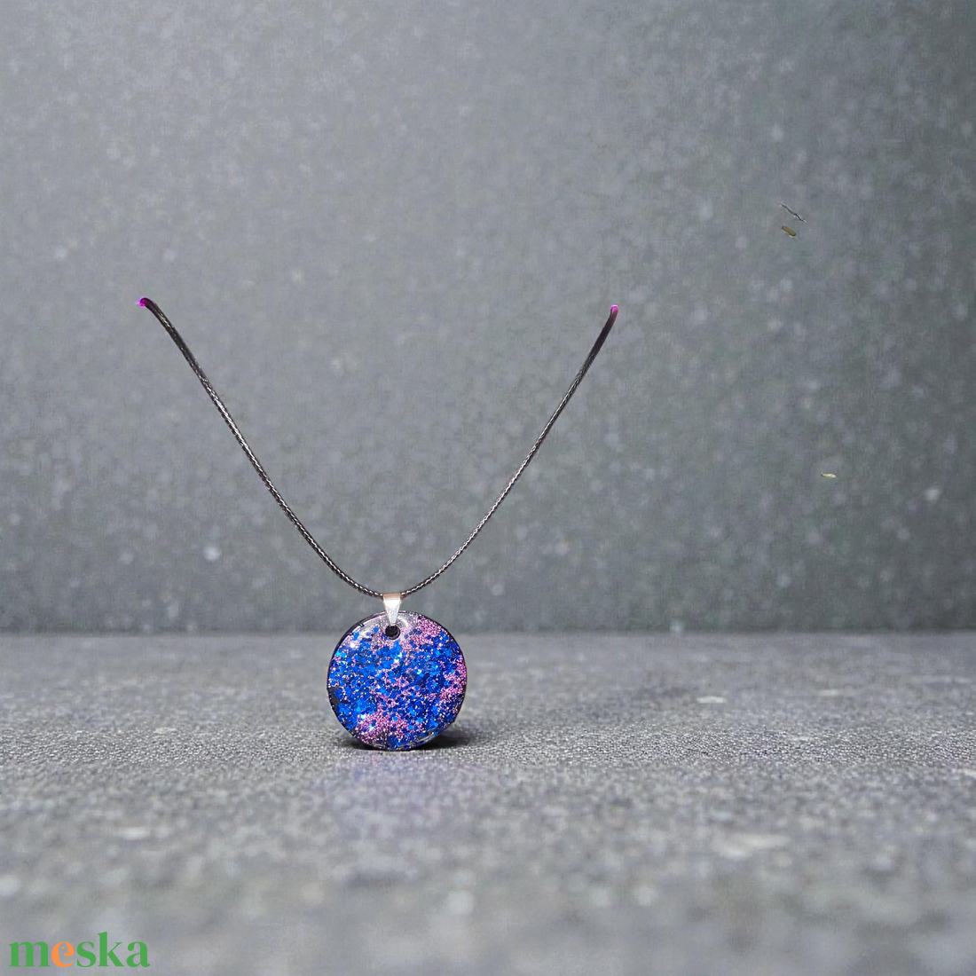Kék Pink medálos Nyaklánc - ékszer - nyaklánc - medálos nyaklánc - Meska.hu