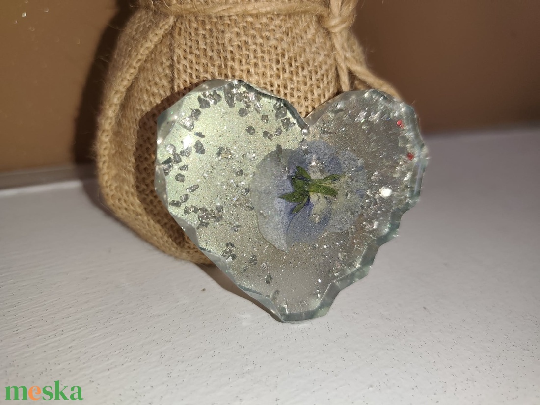 Szivecske szárított virágos hűtőmágnes - otthon & életmód - konyhafelszerelés, tálalás - konyhai dekoráció - hűtőmágnes - Meska.hu