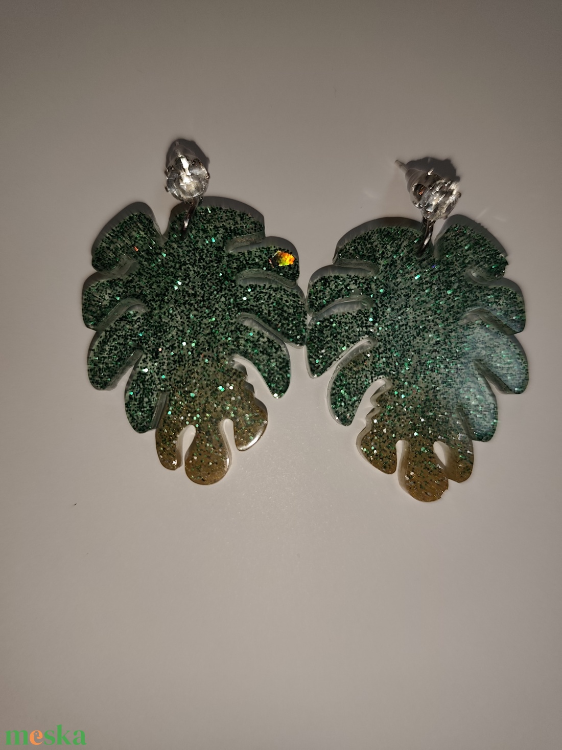 Zöld sárga falevél fülbevaló  - ékszer - fülbevaló - lógó fülbevaló - Meska.hu