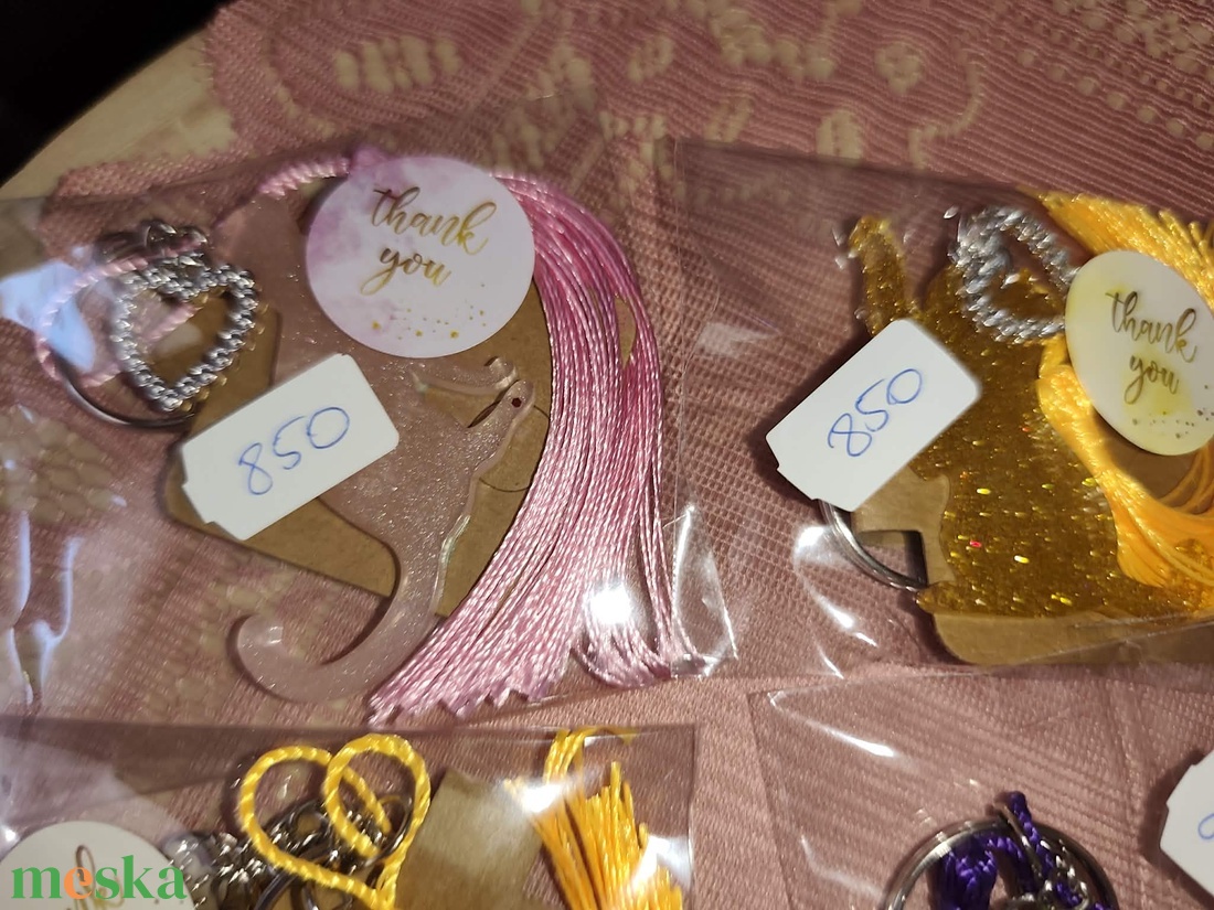 Szépséges  cicás kulcstartókat hoztam nektek - táska & tok - kulcstartó & táskadísz - kulcstartó - Meska.hu