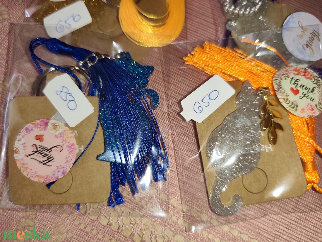 Szépséges  cicás kulcstartókat hoztam nektek - táska & tok - kulcstartó & táskadísz - kulcstartó - Meska.hu