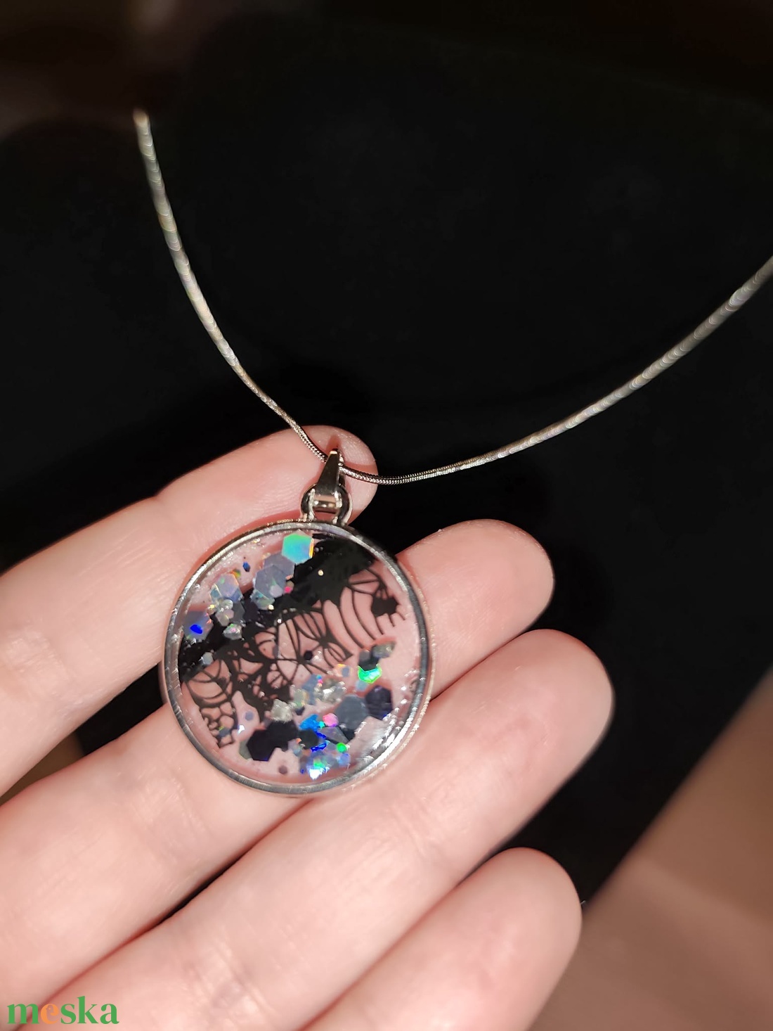 Csipkés flitteres nyaklánc - ékszer - nyaklánc - medálos nyaklánc - Meska.hu