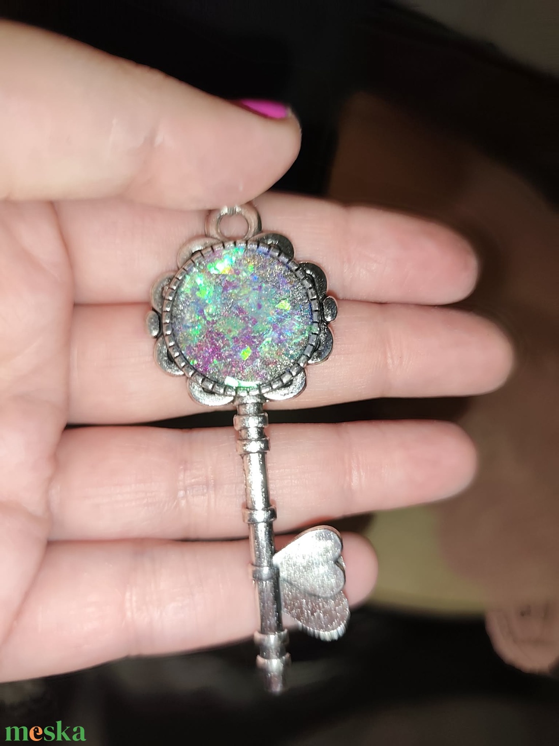 Kulcs alakú nyaklánc medállal - ékszer - nyaklánc - medálos nyaklánc - Meska.hu