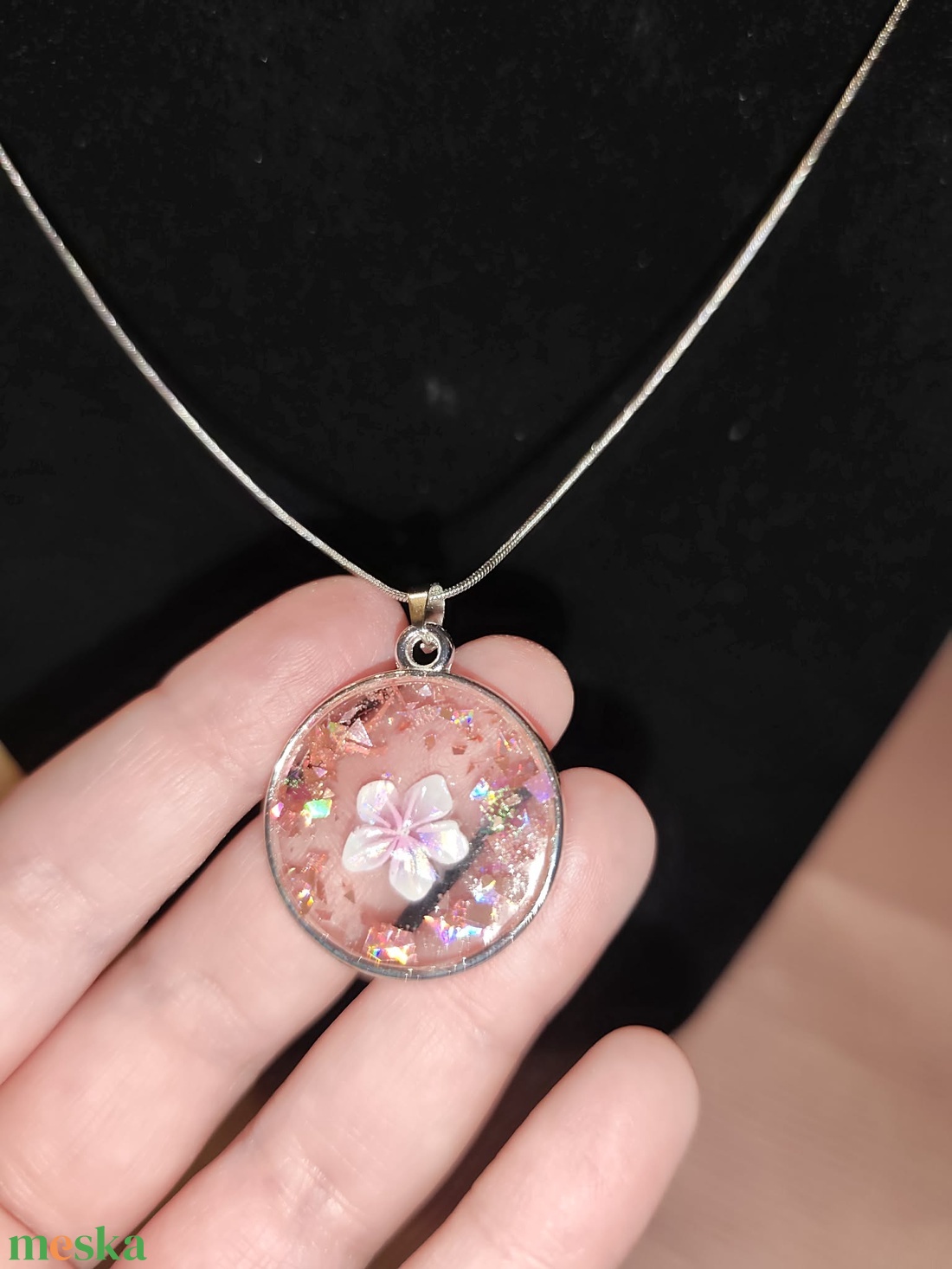 Rózsaszín virágos nyaklánc - ékszer - nyaklánc - medálos nyaklánc - Meska.hu